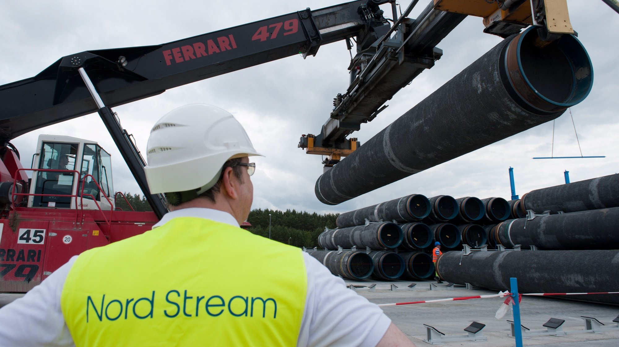 epa07366284 (FILE) - The first spare pipes for the Nord-Stream Baltic Sea pipeline are stored on shore in Lubmin, Germany, 19 June 2012 (reissued 13 February 2019). Reports on 13 February 2019 state the European Union has reached a provisional compromise agreement on more control on the Nord Stream gas pipeline that is currently being built across the Baltic Sea from Russia to Germany.  EPA/STEFAN SAUER  GERMANY OUT