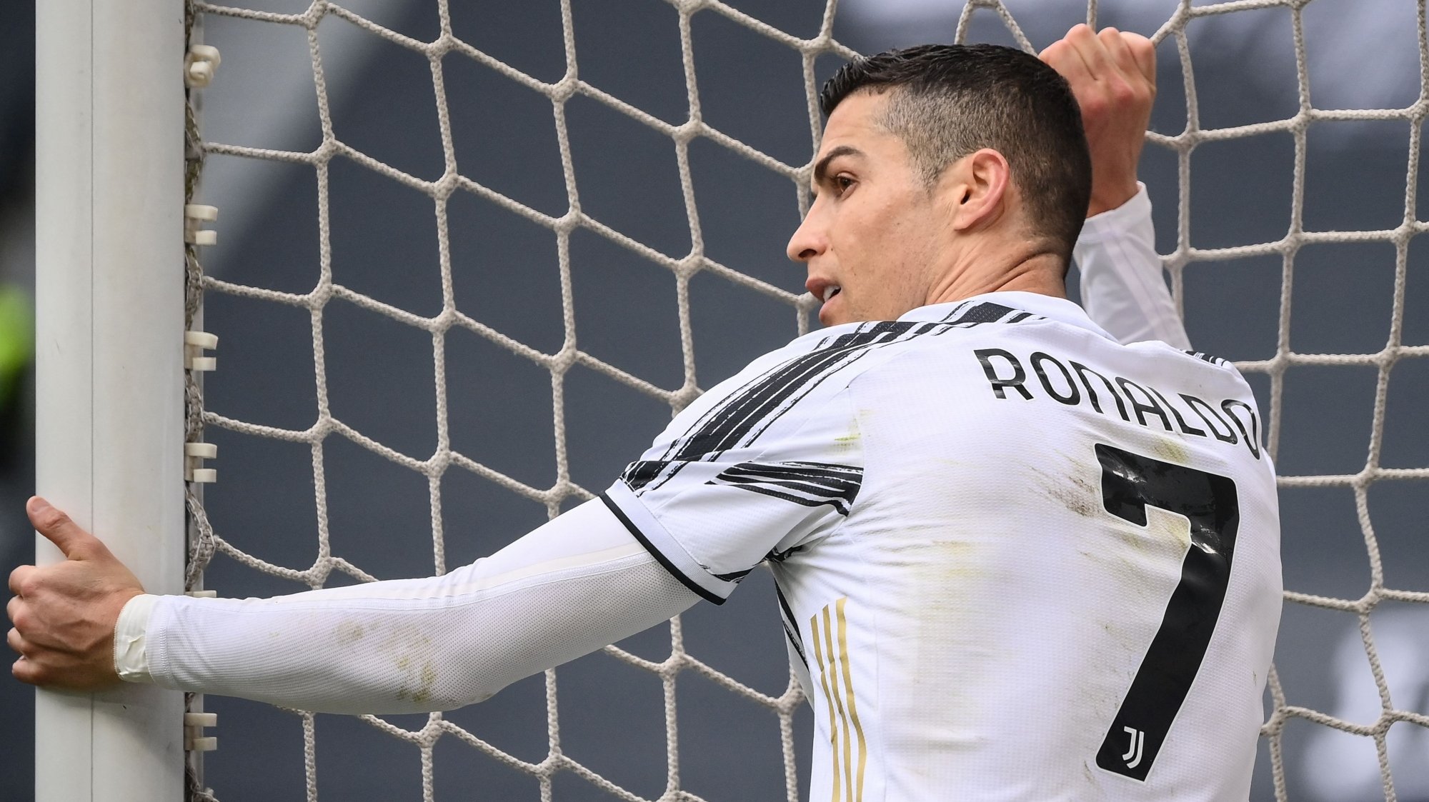 Ronaldo não conseguiu manter a série de jogos seguidos a marcar mas continua como melhor marcador da Serie A
