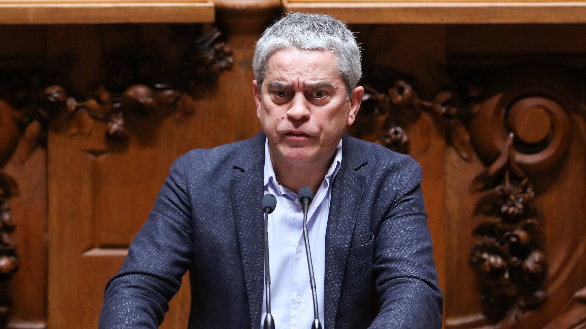 O deputado do Partido Ecologista &quot;Os Verdes&quot; (PEV) José Luís Ferreira intervém no debate o sobre a participação de Portugal na Cooperação Estruturada Permanente, que decorreu na Assembleia da República, em Lisboa, 31 de março de 2021. ANTÓNIO COTRIM/LUSA