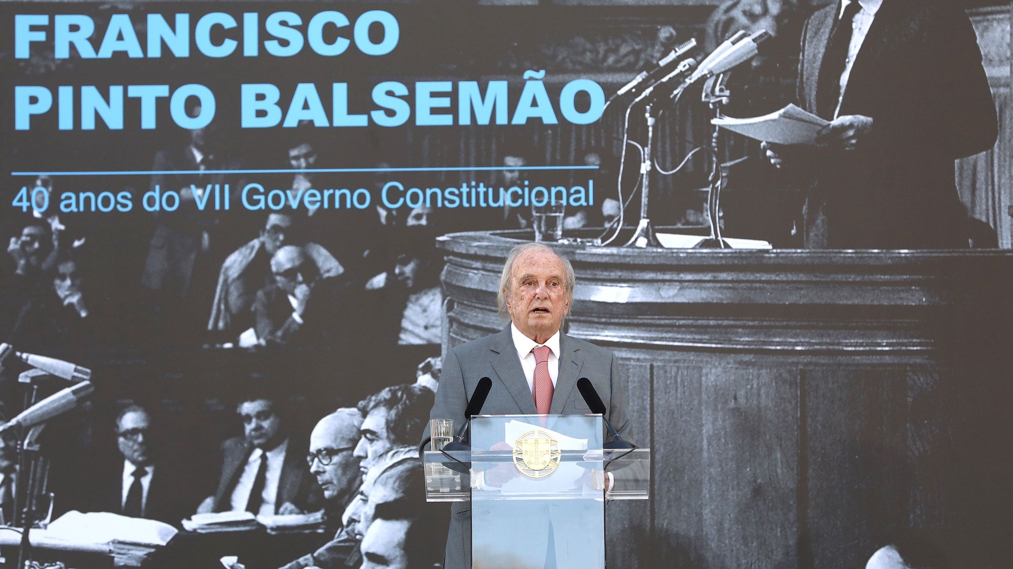 O ex-primeiro-ministro, Francisco Pinto Balsemão, intervém durante a cerimónia de comemoração dos 40 anos da tomada de posse do VII Governo Constitucional da Democracia Portuguesa, no Palácio de São Bento, em Lisboa, 02 de setembro de 2021. ANTÓNIO PEDRO SANTOS/LUSA