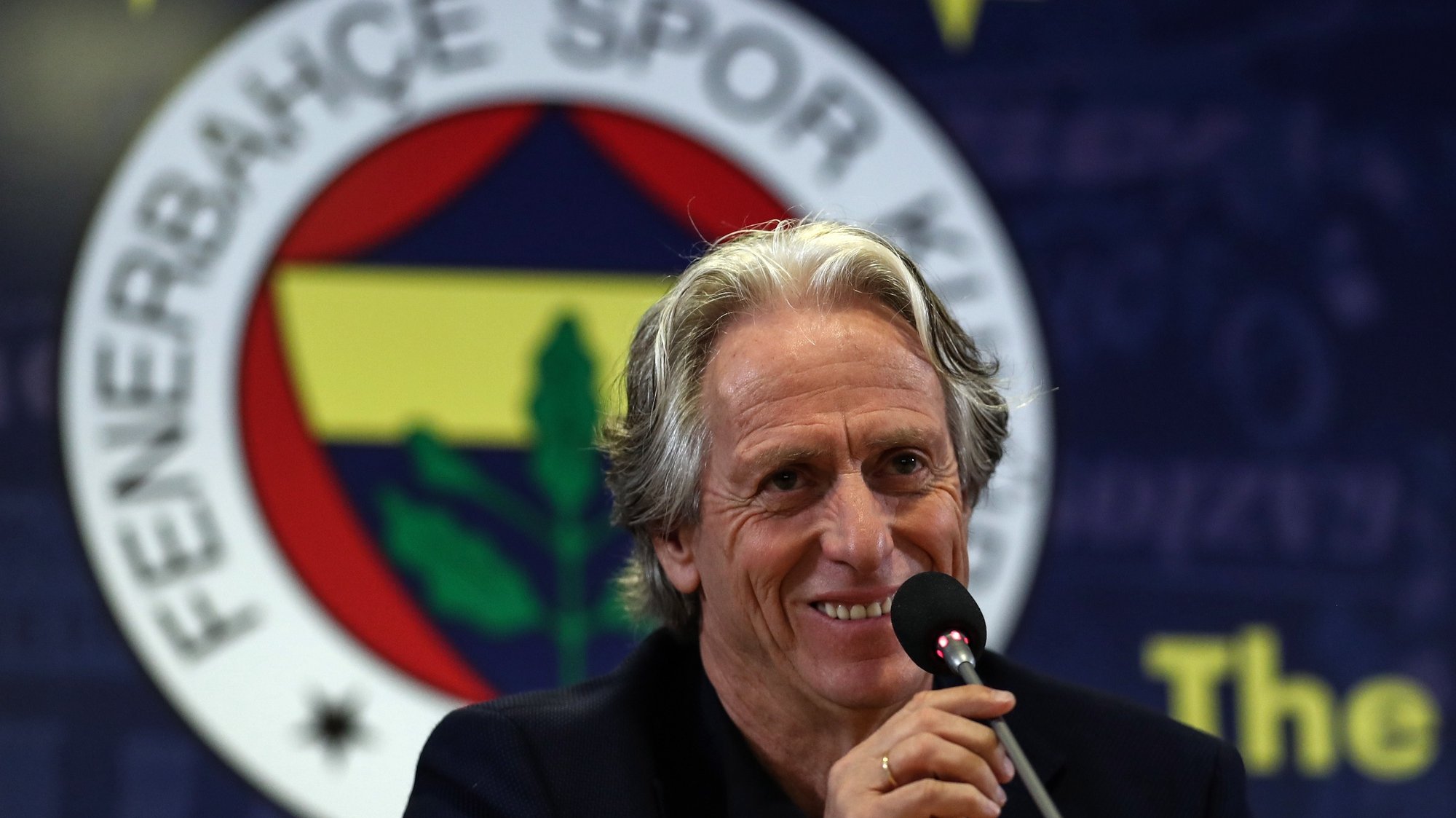 epa09993846 Fenerbahce&#039;s new head coach, Portuguese Jorge Jesus, reacts during a press conference and signing ceremony in Istanbul, Turkey, 03 June 2022. Jorge Jesus signs an one-year contract with Fenerbahce.  EPA/ERDEM SAHIN