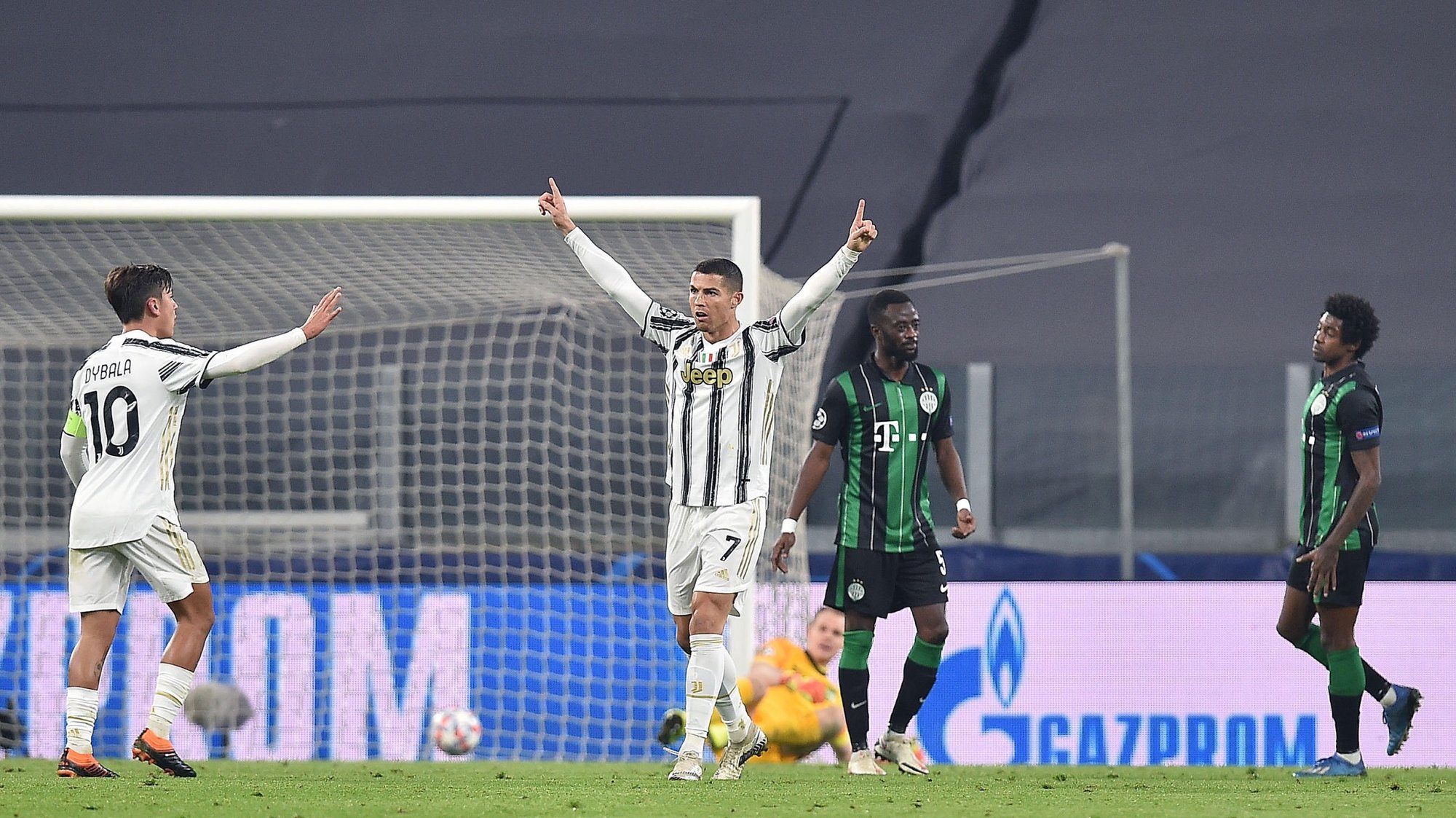epa08839998 Juventusâ€™ Cristiano Ronaldo (C) celebrates after scoring his team&#039;s first goal during the UEFA Champions League group G soccer match Juventus FC vs Ferencvaros at the Allianz stadium in Turin, Italy, 24 November 2020.  EPA/ALESSANDRO DI MARCO