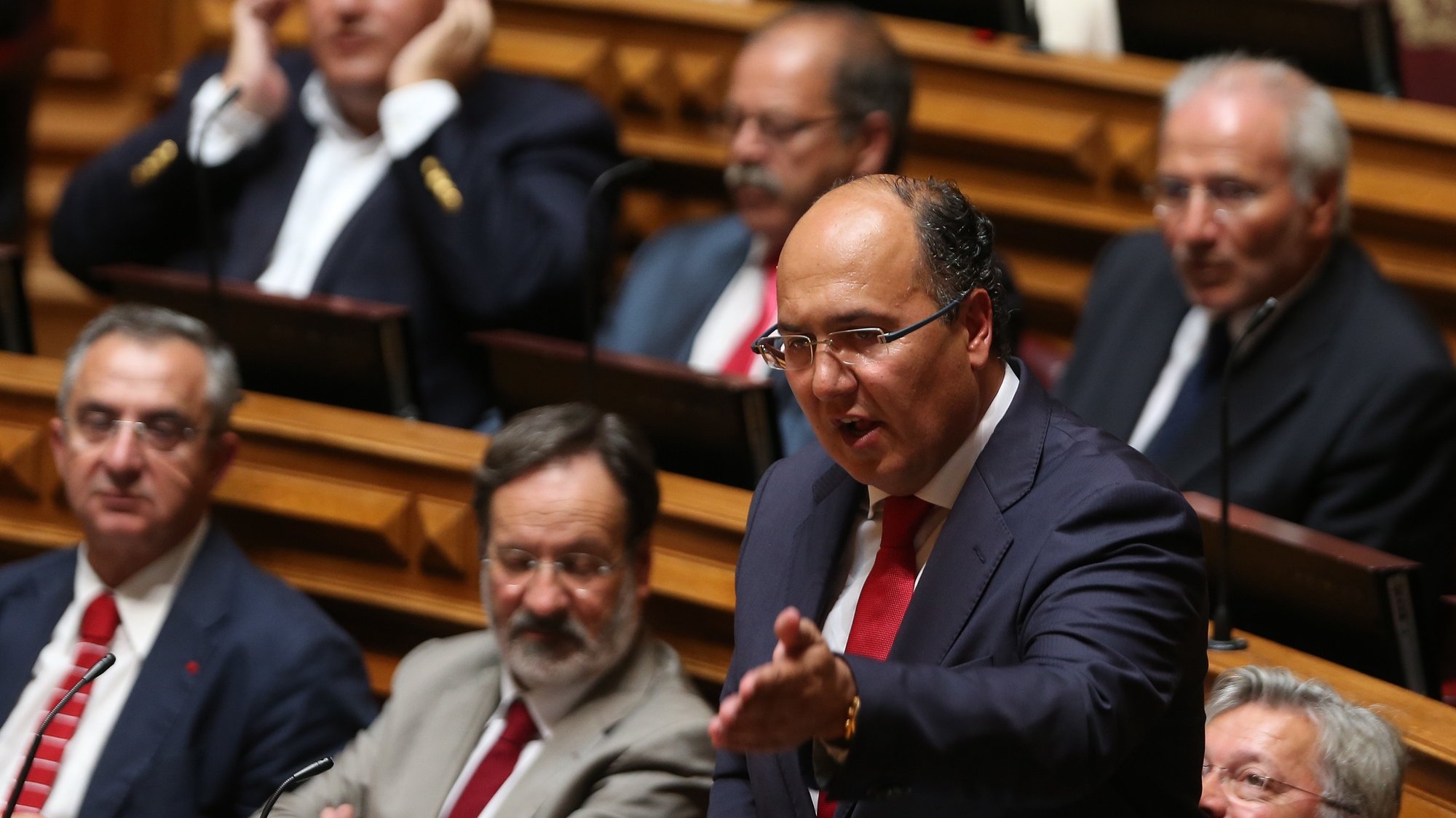 O deputado do Partido Socialista, António Gameiro, interpela o Governo durante o debate parlamentar de hoje 02 de setembro de 2014 na Assembleia da República em Lisboa. TIAGO PETINGA/LUSA