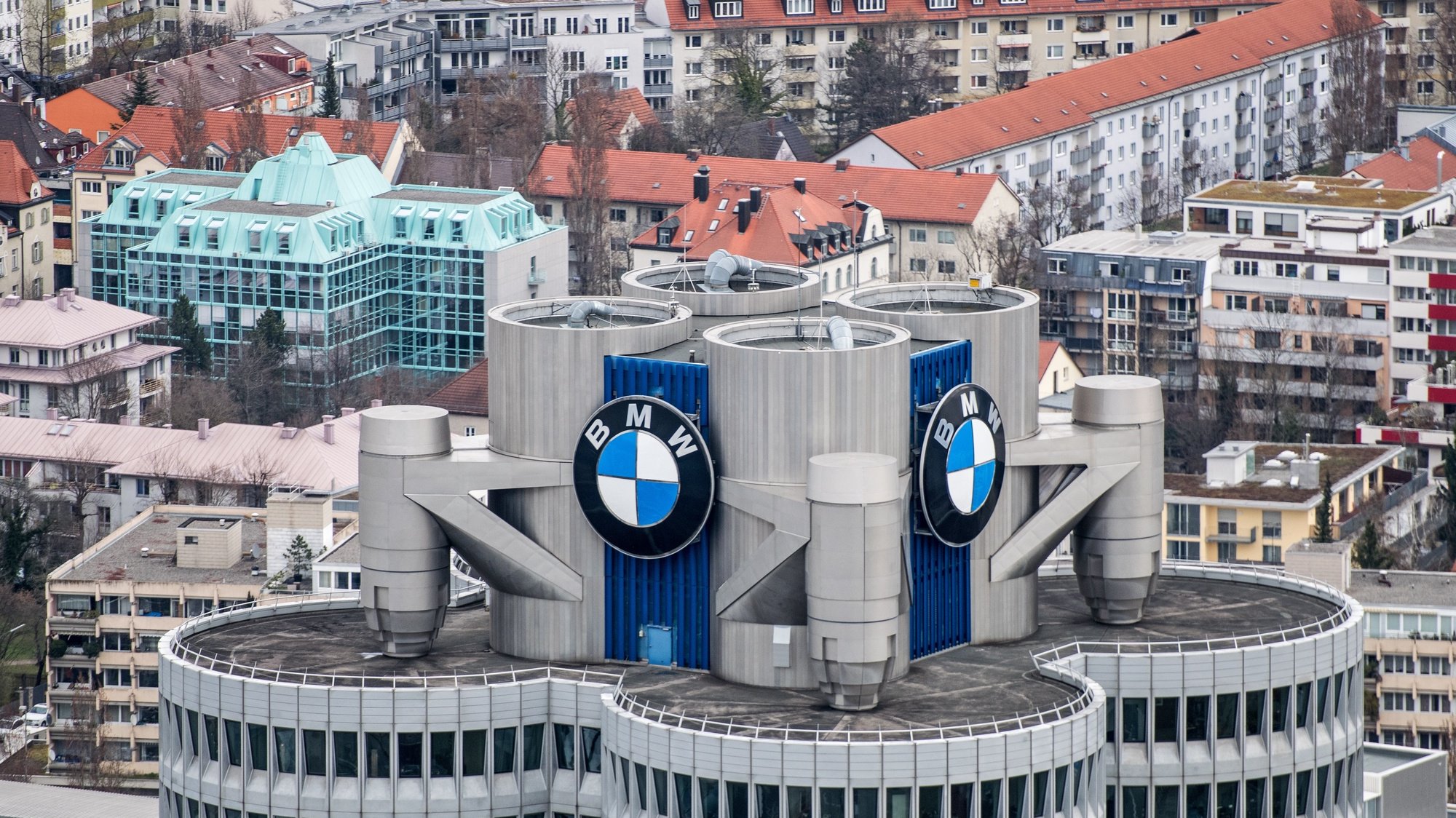 epa08794804 (FILE) - A general view shows the headquarters of the German car manufacturer BMW Group in Munich, Germany, 21 March 2017 (reissued 03 November 2020). German carmaker BMW will publish their 3rd quarter 2020 results on 04 November 2020.  EPA/CHRISTIAN BRUNA *** Local Caption *** 56082824