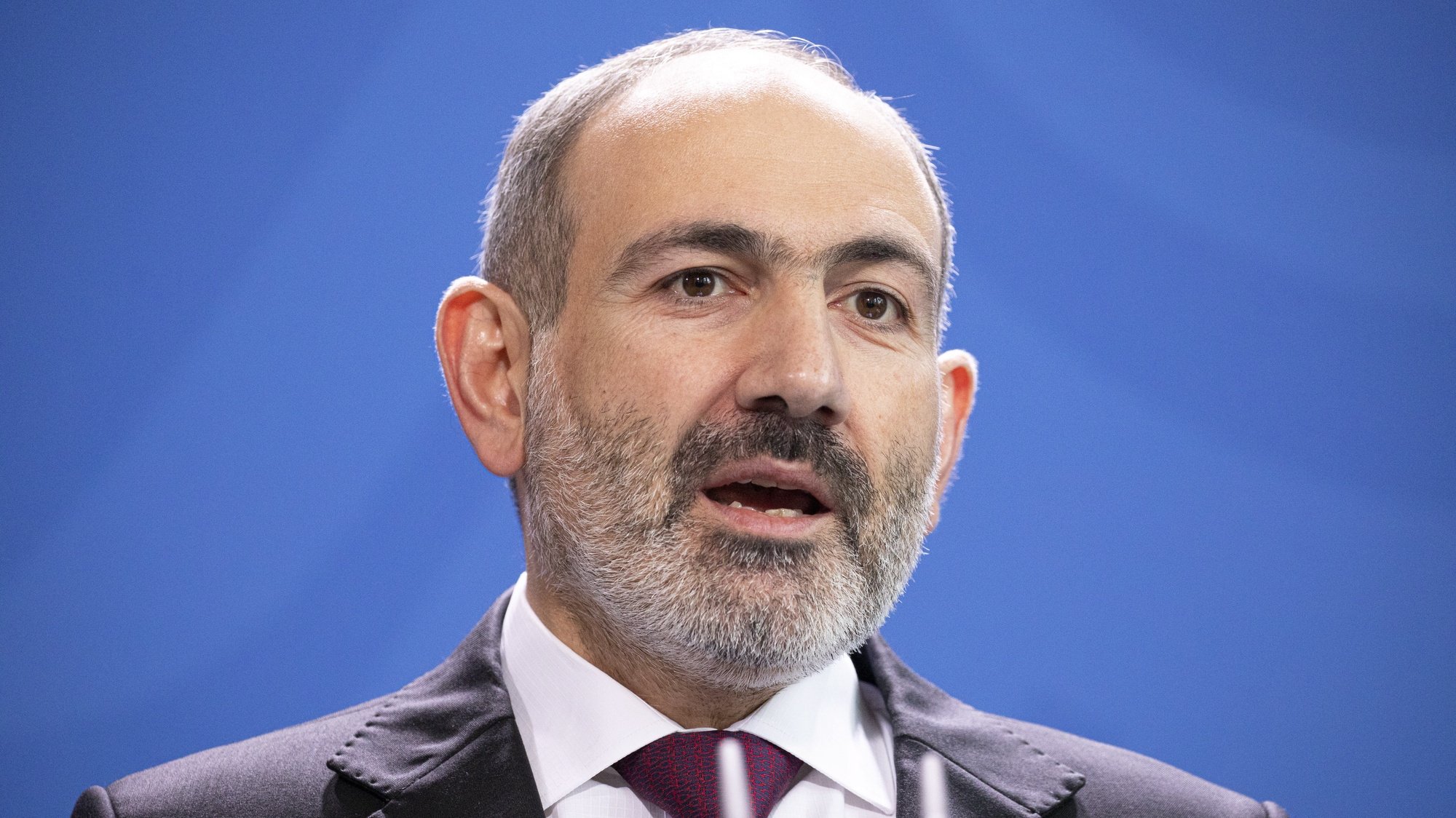 epa09103232 (FILE) - Prime Minister of Armenia Nikol Pashinyan delivers a statement prior to a meeting with German Chancellor Merkel (not pictured) at the Chancellery in Berlin, Germany, 13 February 2020 (Reissued 28 March 2021). Armenian Prime Minister Pashinyan announced on 28 March during a visit to the Armavir region, that he would resign from his position in April ahead of early parliamentary elections.  EPA/OMER MESSINGER *** Local Caption *** 55871945