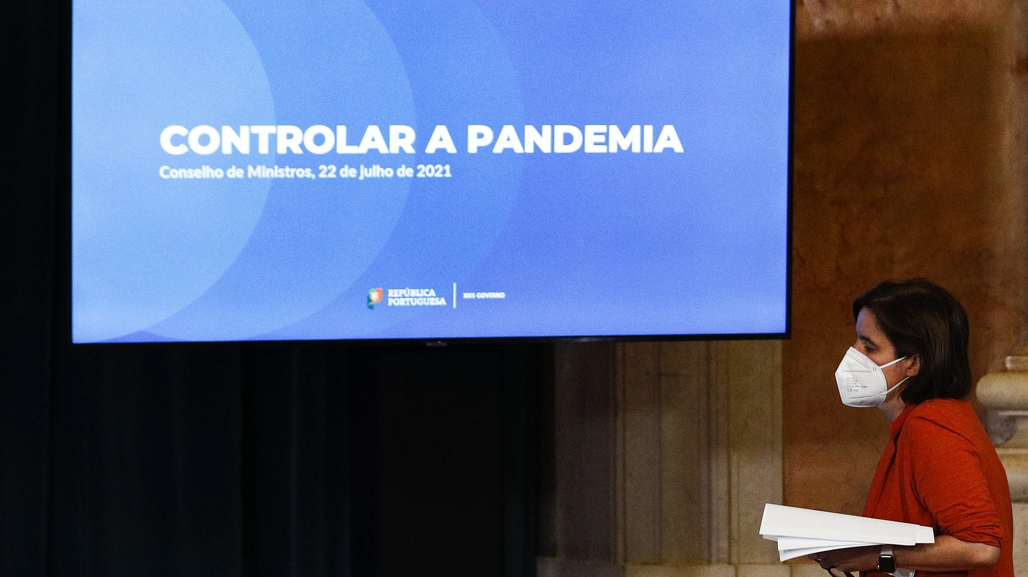 A ministra de Estado e da Presidência, Mariana Vieira da Silva, durante a conferência de imprensa no final da reunião do Conselho de Ministros, que decorreu no Palácio da Ajuda, em Lisboa, 22 de julho de 2021. ANTÓNIO COTRIM/LUSA