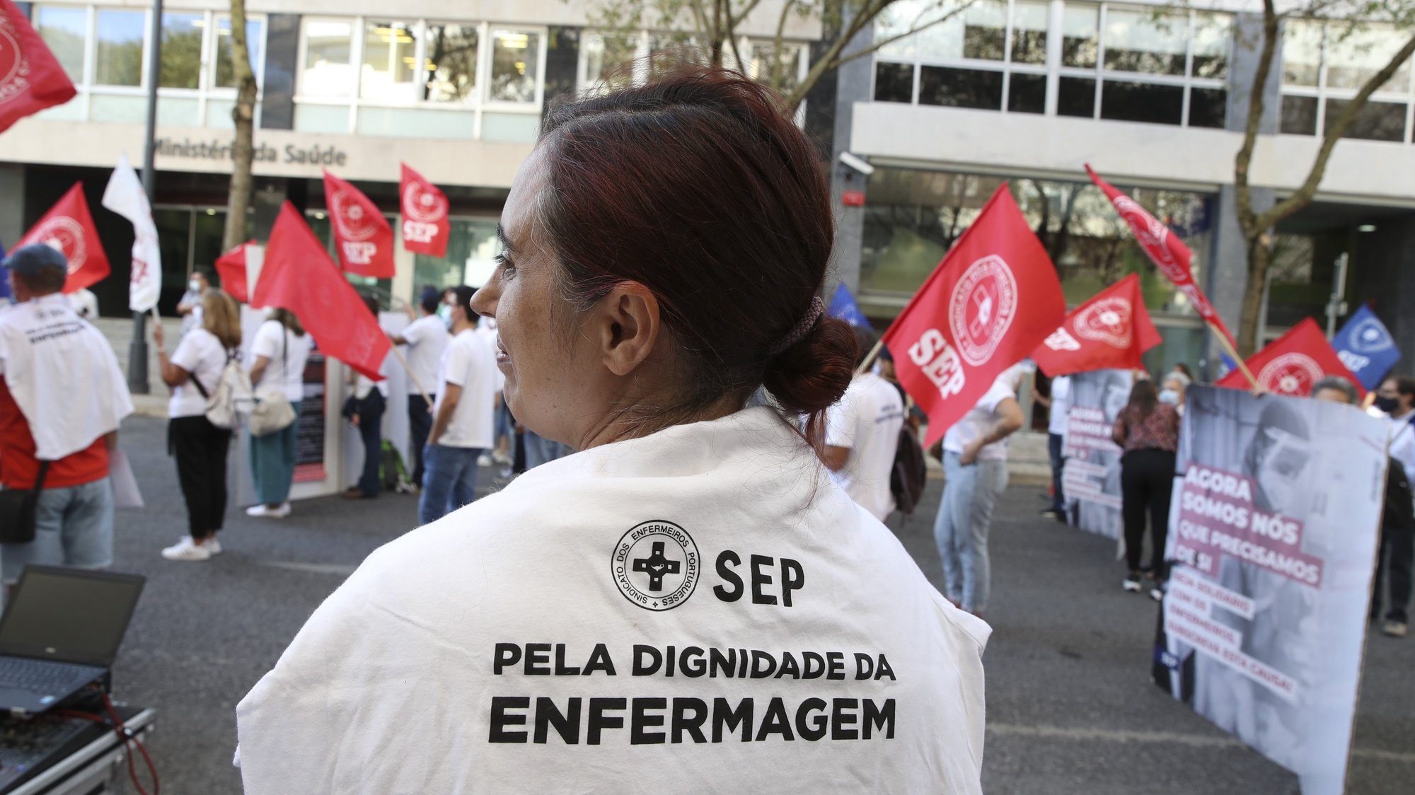 Manifestação do SEP - Sindicato dos Enfermeiros Portugueses, junto ao Ministério da Saúde, Lisboa, 12 de outubro de 2021.  MANUEL DE ALMEIDA/LUSA