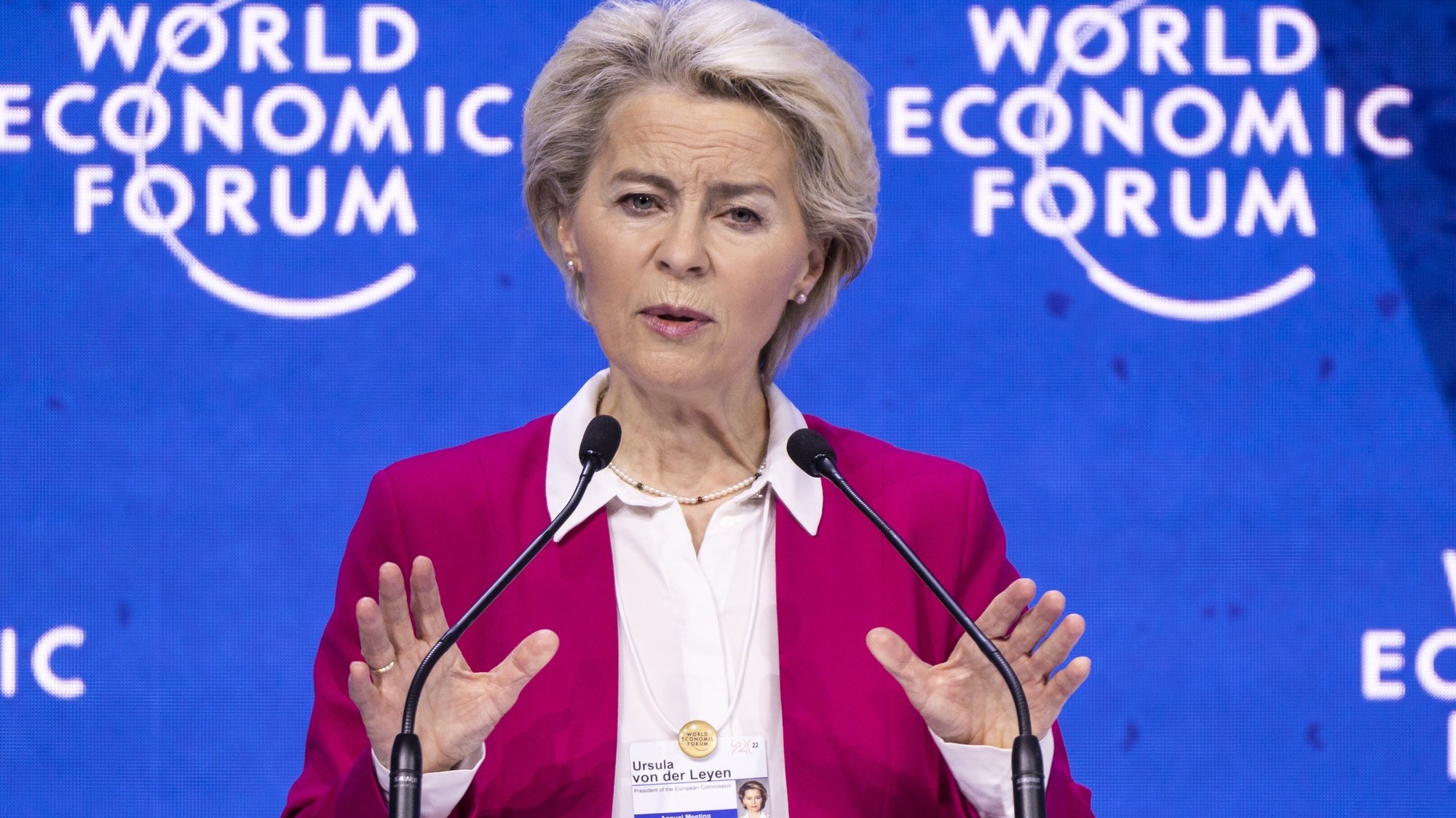 epa09971135 Ursula von der Leyen, President of the European Commission addresses a plenary session during the 51st annual meeting of the World Economic Forum, WEF, in Davos, Switzerland, 24 May 2022. The forum has been postponed due to the COVID-19 pandemic and was rescheduled to early summer. The meeting brings together entrepreneurs, scientists, corporate and political leaders in Davos under the topic &#039;History at a Turning Point: Government Policies and Business Strategies&#039; from 22 to 26 May 2022.  EPA/LAURENT GILLIERON