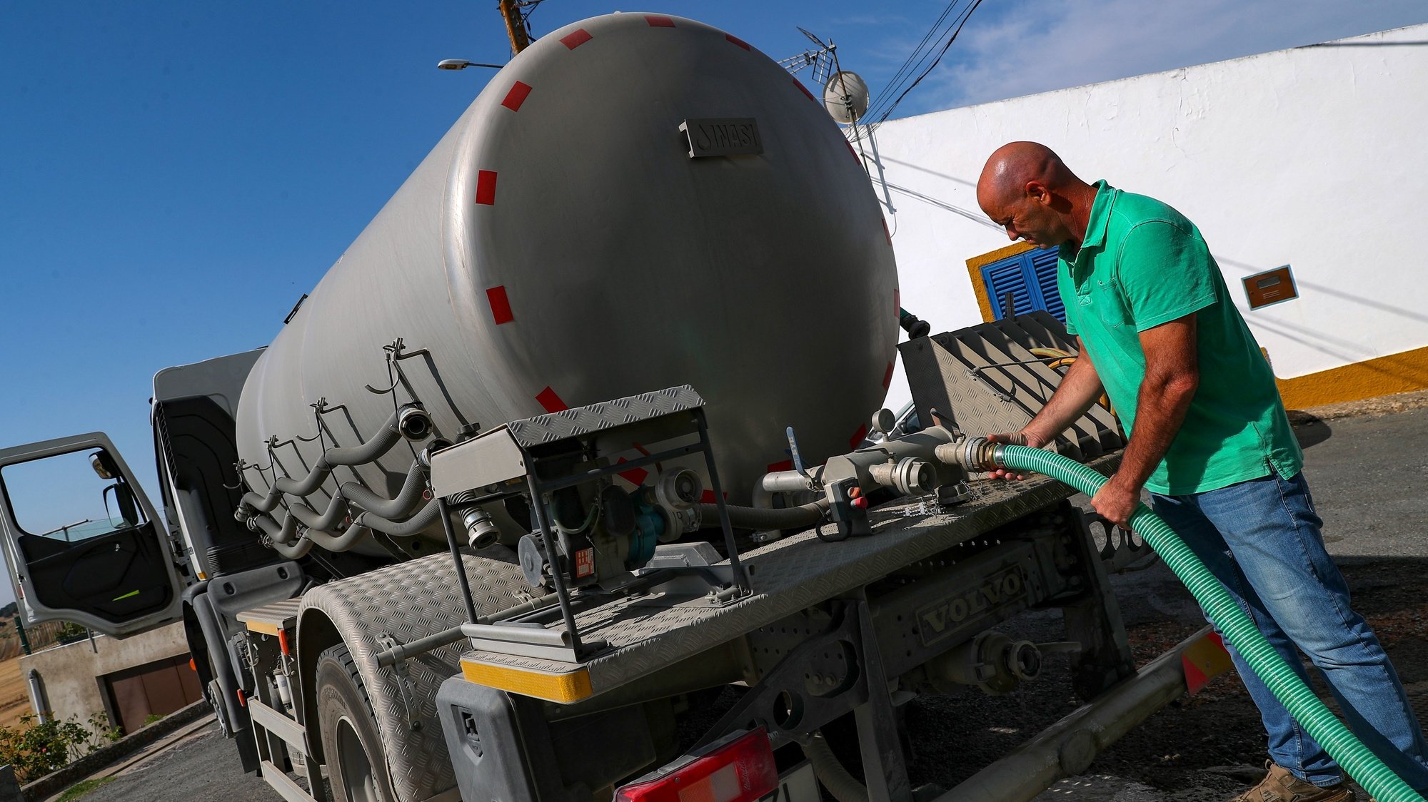 Drought: Mogadouro uses tank trucks to supply 15 villages