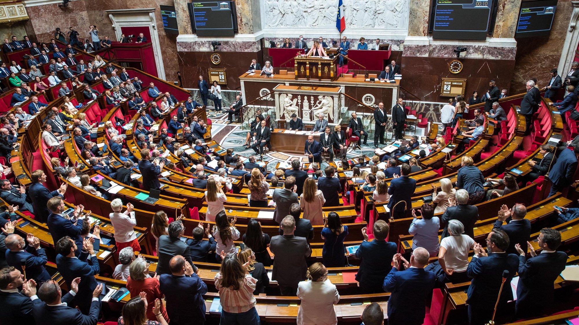 The ‘complicated’ return of Emmanuel Macron’s bloc to the French National Assembly