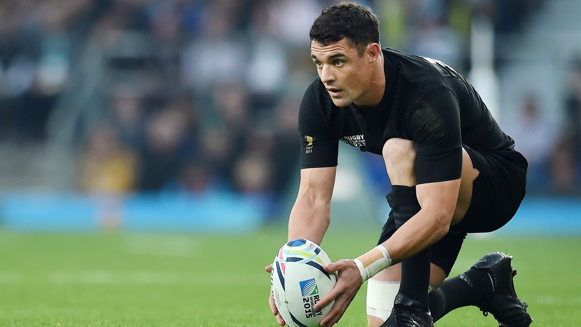 epa08463953 (FILE) - New Zealand&#039;s Dan Carter prepares a penalty kick during the Rugby World Cup 2015 final between New Zealand and Australia at Twickenham in London, Britain, 31 October 2015 (reissued 04 June 2020). Carter, a dual World Cup winner, has returned to New Zealand rugby after a five year absence.  EPA/ANDY RAIN EDITORIAL USE ONLY / NO COMMERCIAL SALES / NOT USED IN ASSOCIATION WITH ANY COMMERCIAL ENTITY