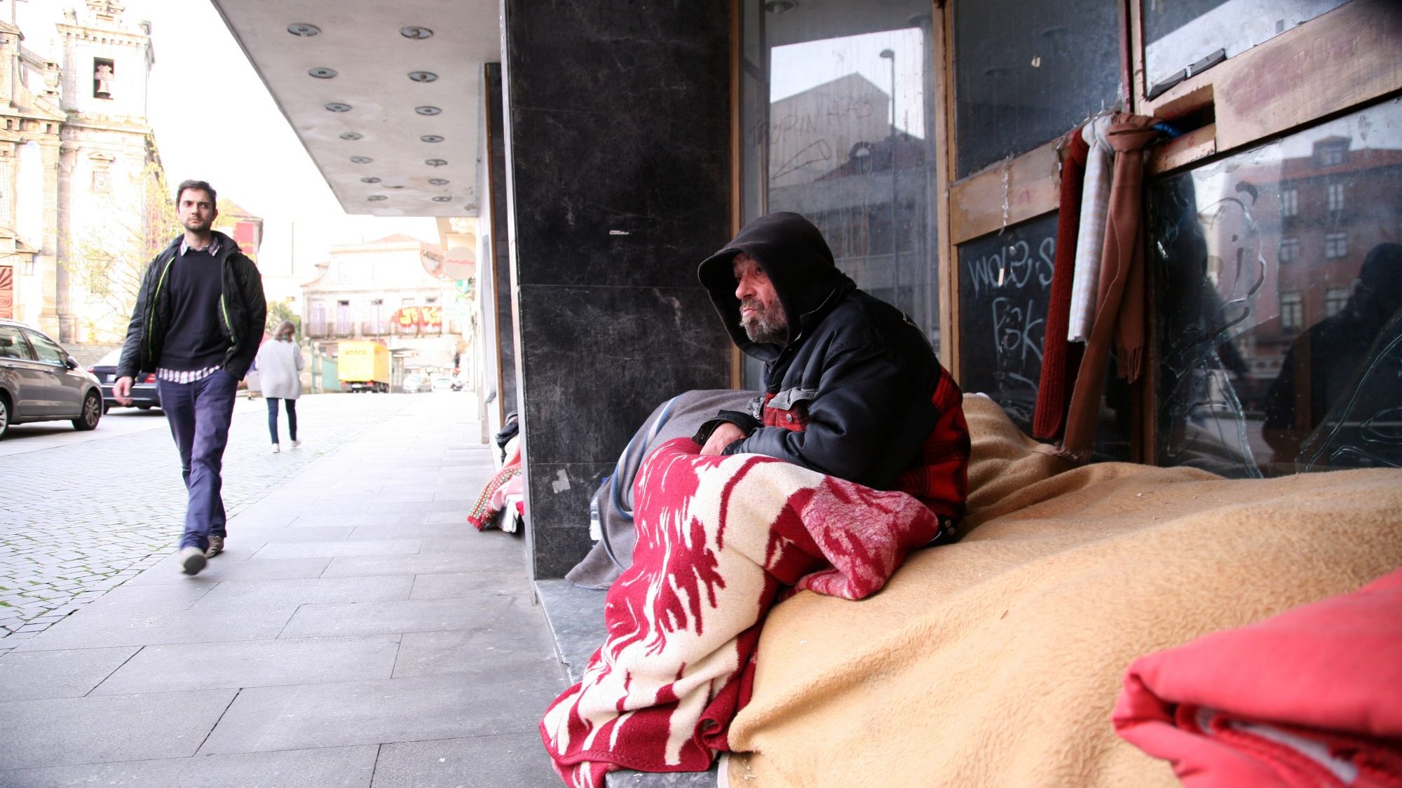 &quot;Quem sofre com a pobreza é a cidade, não são só os sem abrigo&quot;, defende Sérgio Aires