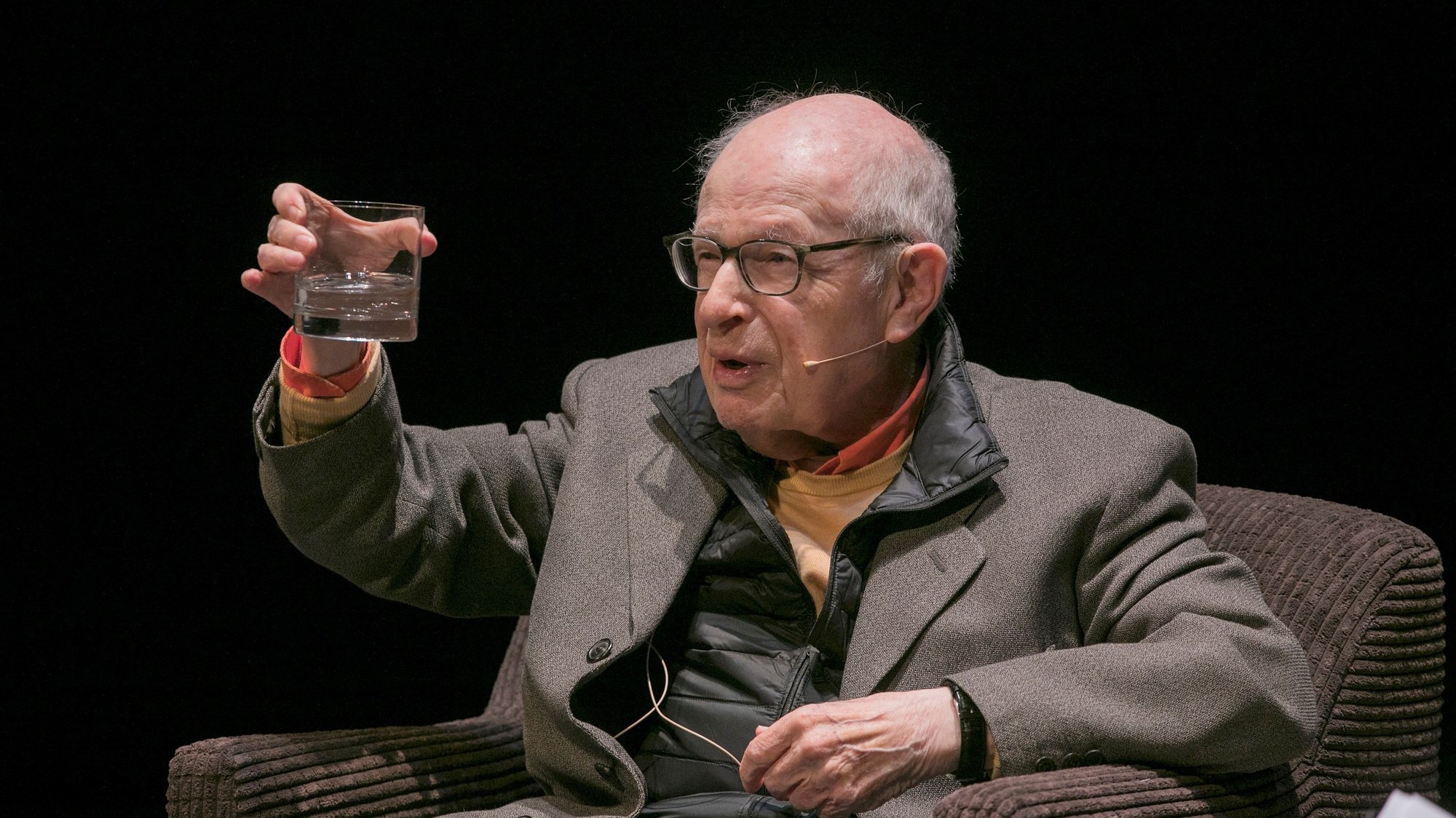 Director Peter Brook dies