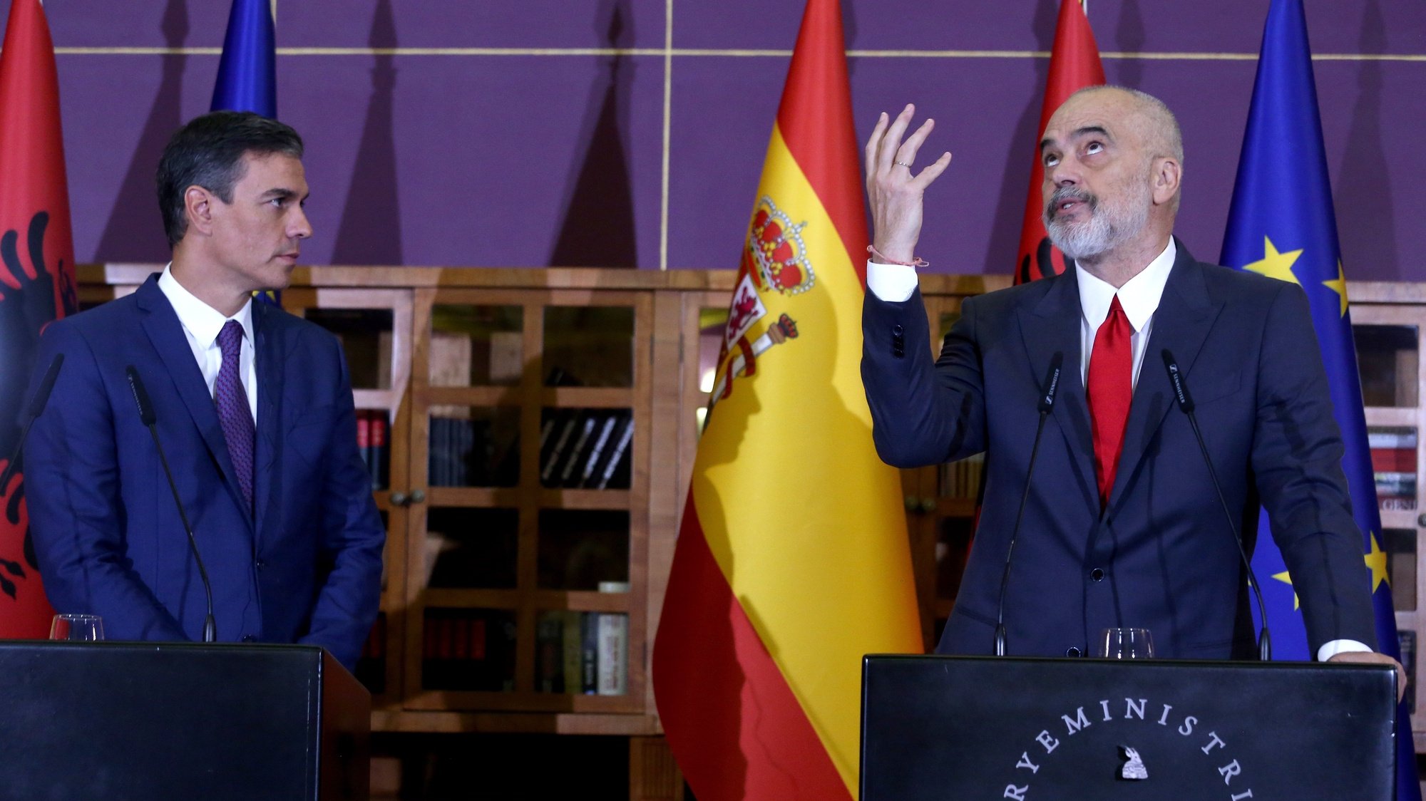 epa10101223 Spanish Prime Minister Pedro Sanchez (L) and Albanian Prime Minister Edi Rama (R) hold a joint press conference in Tirana, Albania, 01 August 2022. Sanchez is on an official visit to Albania.  EPA/MALTON DIBRA