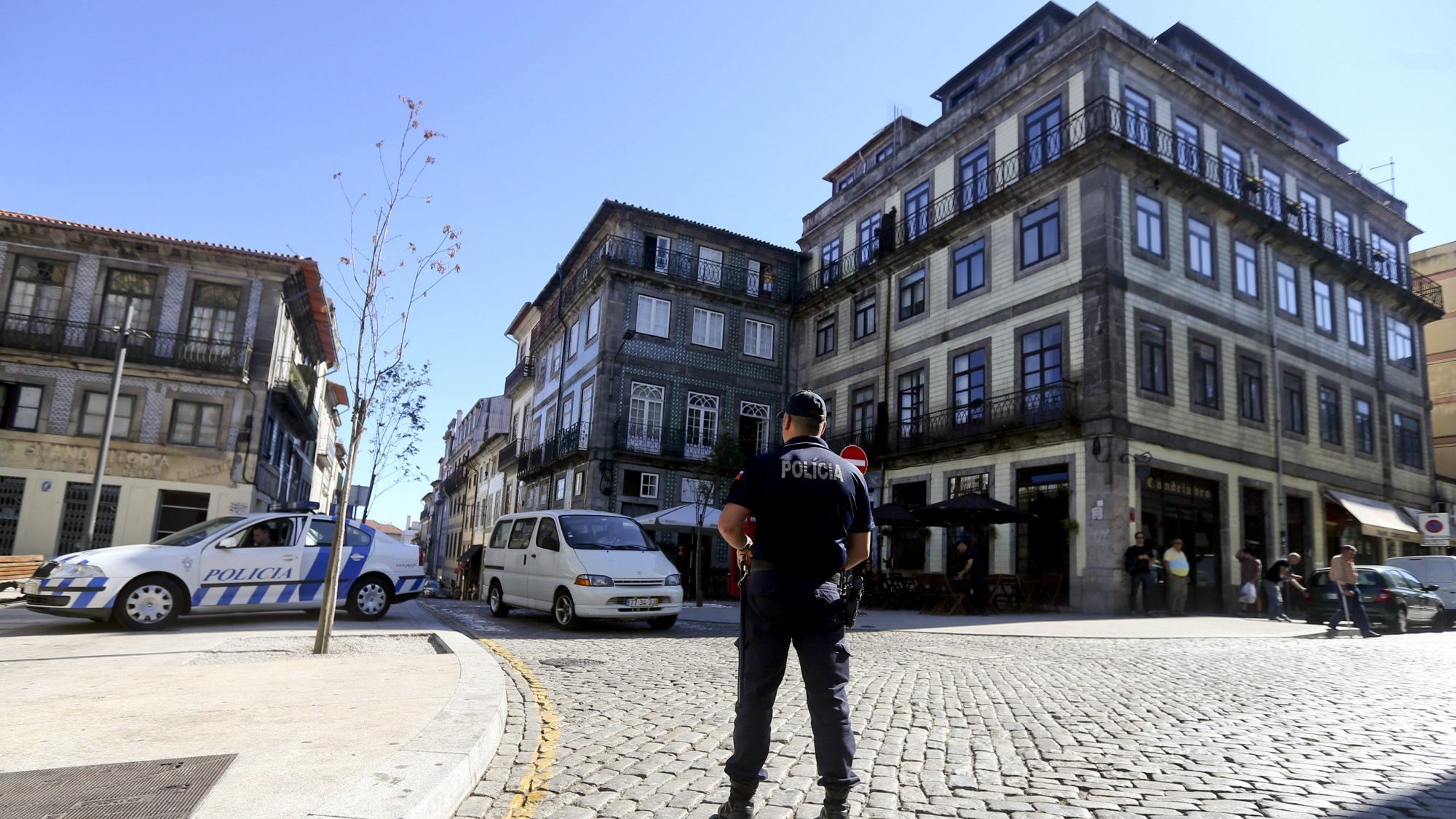 Trânsito no centro do Porto