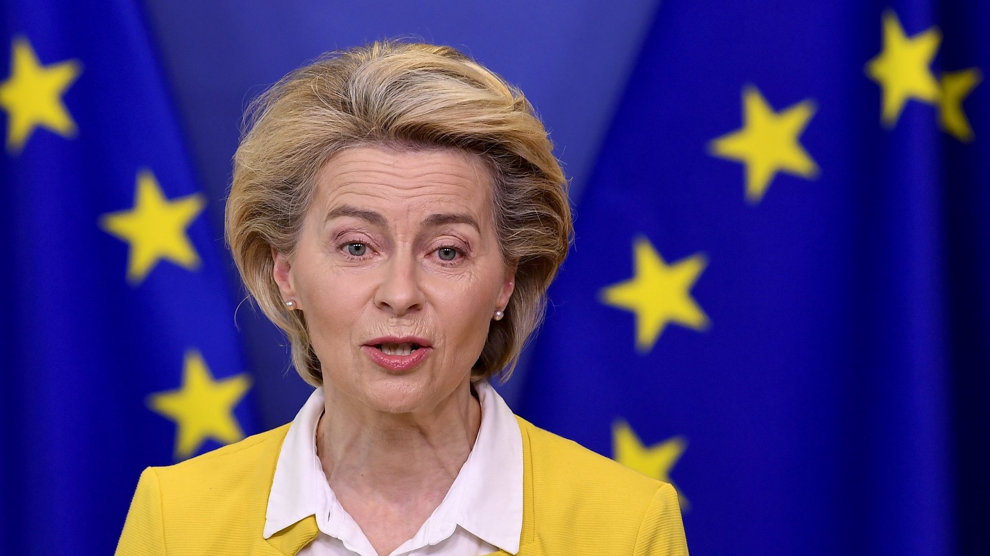 epa09134955 European Commission President Ursula von der Leyen delivers a statement after a college meeting at the EU headquarters in Brussels, Belgium, 14 April 2021.  EPA/JOHN THYS / POOL