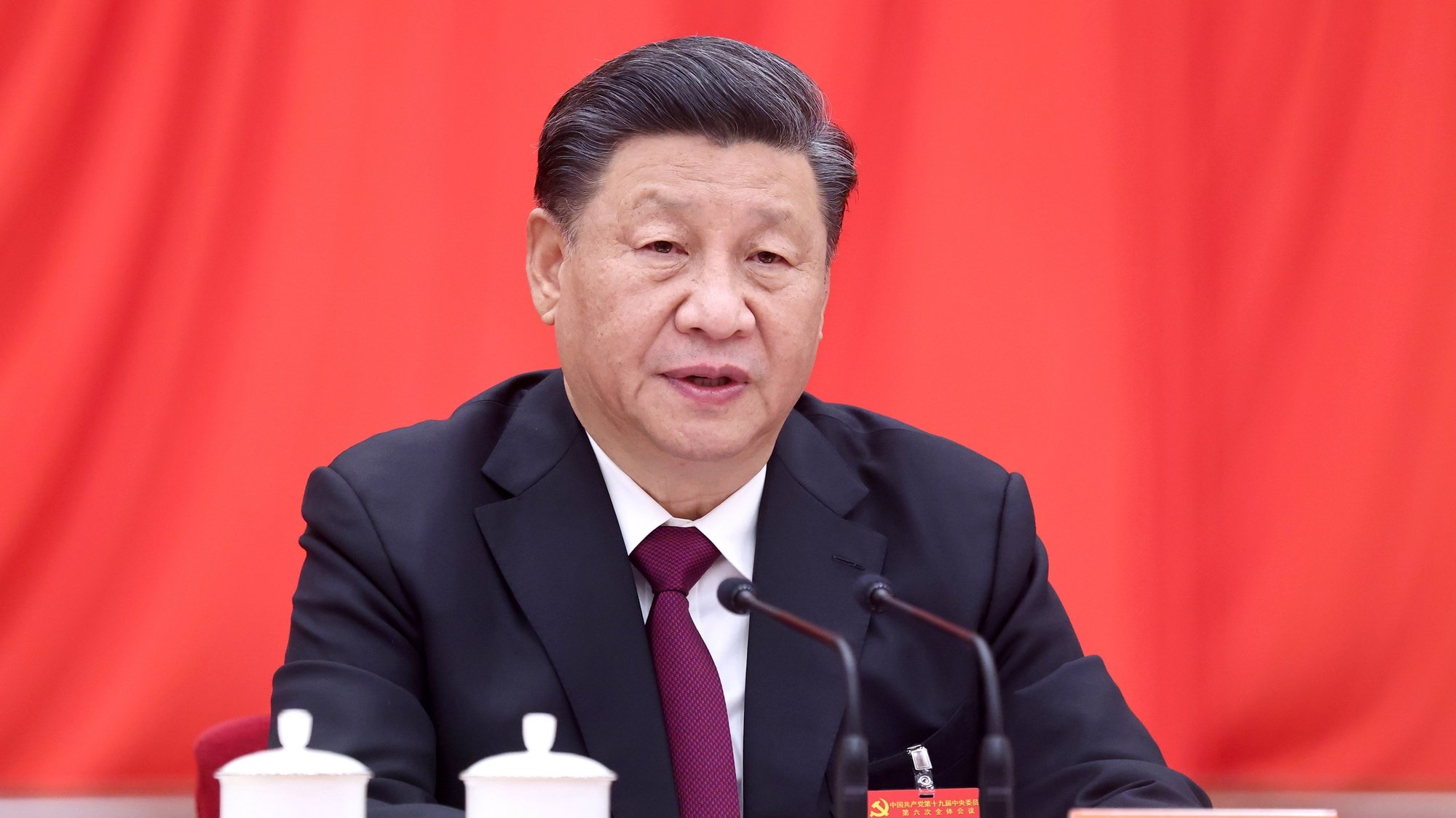 Xi Jinping, discorre num plenário do partido comunista chinês