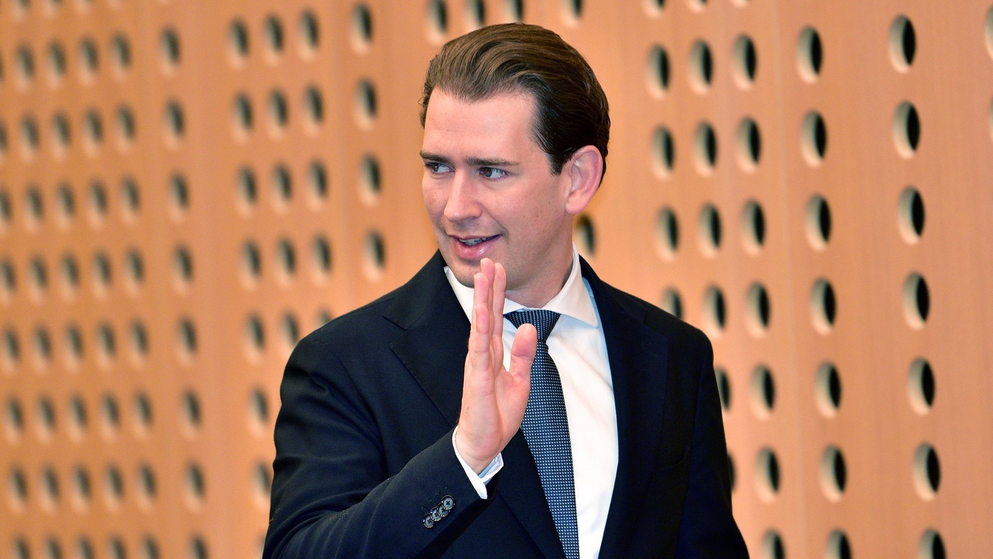 epa09508616 Austrian Chancellor Sebastian Kurz waves during a plenary session of the EU-Western Balkans summit in Brdo pri Kranju, in Kranj, Slovenia, 06 October 2021. The summit, part of the EU&#039;s strategic engagement with the Western Balkans, is hosted by the Slovenian presidency of the Council and brings together leaders from EU member states and the six Western Balkans partners (Albania, Bosnia and Herzegovina, Serbia, Montenegro, North Macedonia and Kosovo).  EPA/IGOR KUPLJENIK
