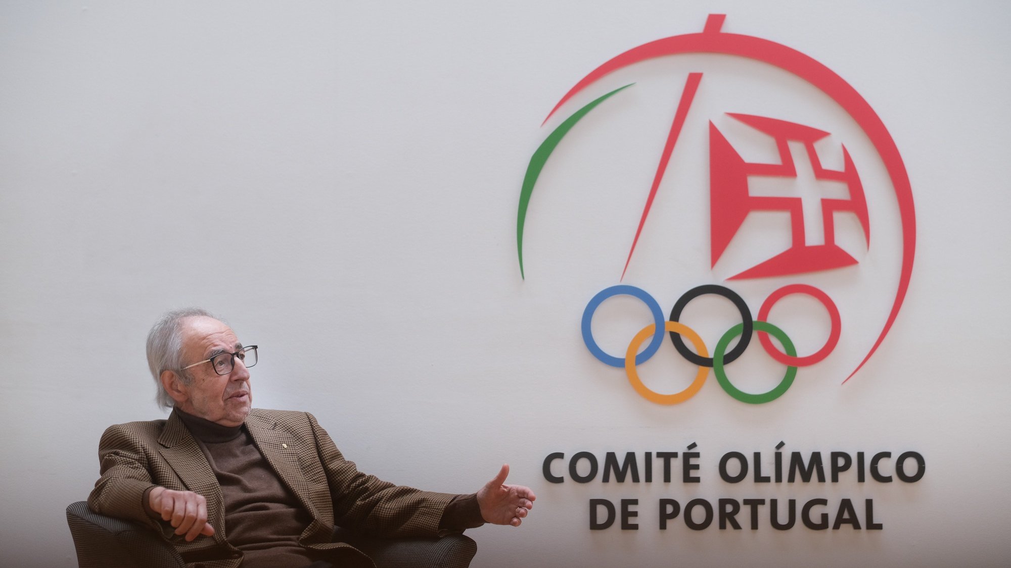 O presidente do Comité Olímpico de Portugal (COP), José Manuel Constantino, fala durante uma entrevista à agência Lusa na sede do COP, em Lisboa, 20 de dezembro de 2021. (ACOMPANHA TEXTO DA LUSA DO DIA 25 DE DEZEMBRO DE 2021). MÁRIO CRUZ/LUSA