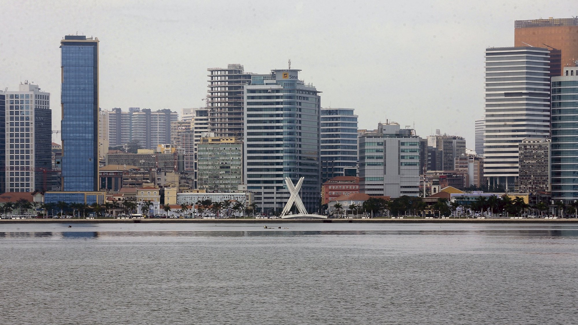 Marginal na baixa da cidade em Luanda, Angola, 23 de agosto de 2021