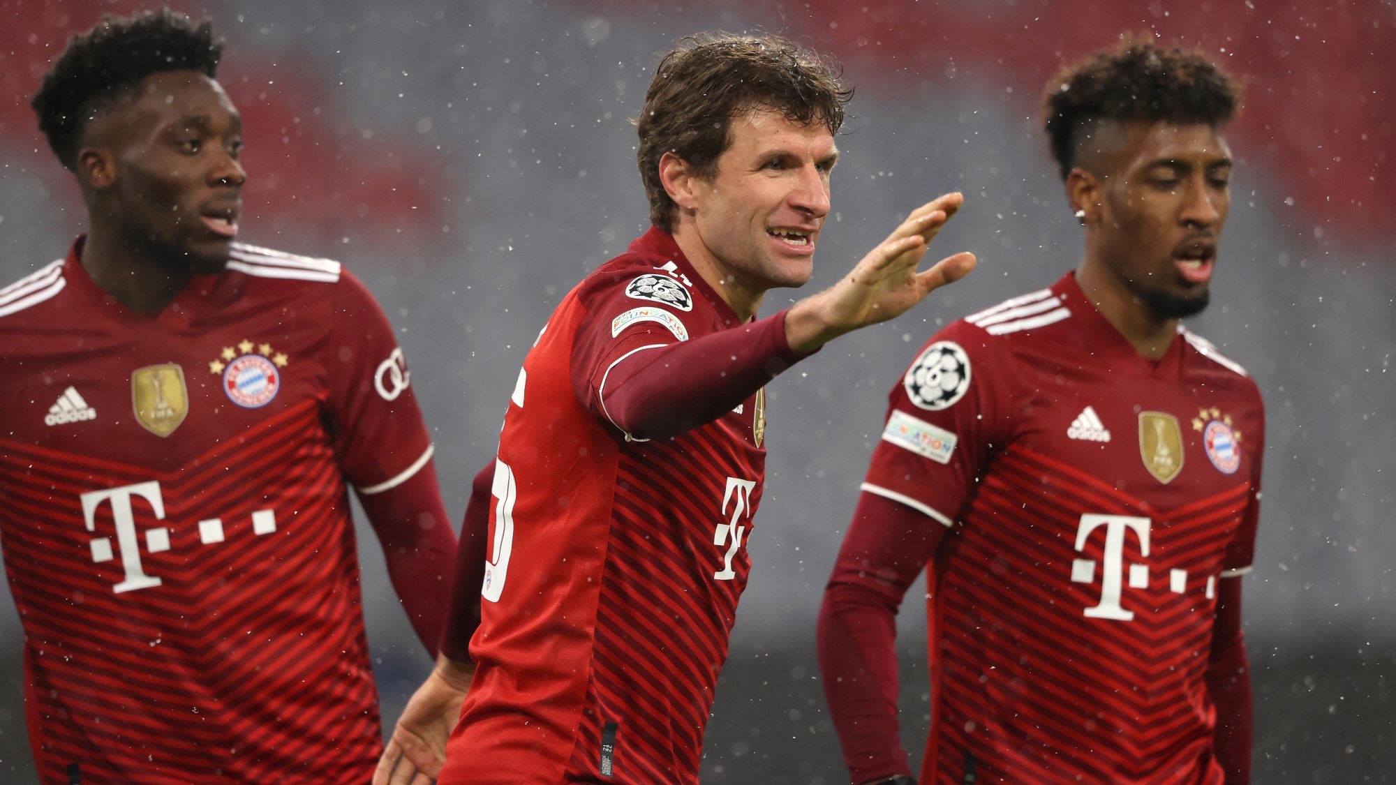 Müller foi o grande dínamo ofensivo do Bayern na primeira parte, dando o mote para Coman, Sané e Alphonso Davies brilharem em velocidade de ponta