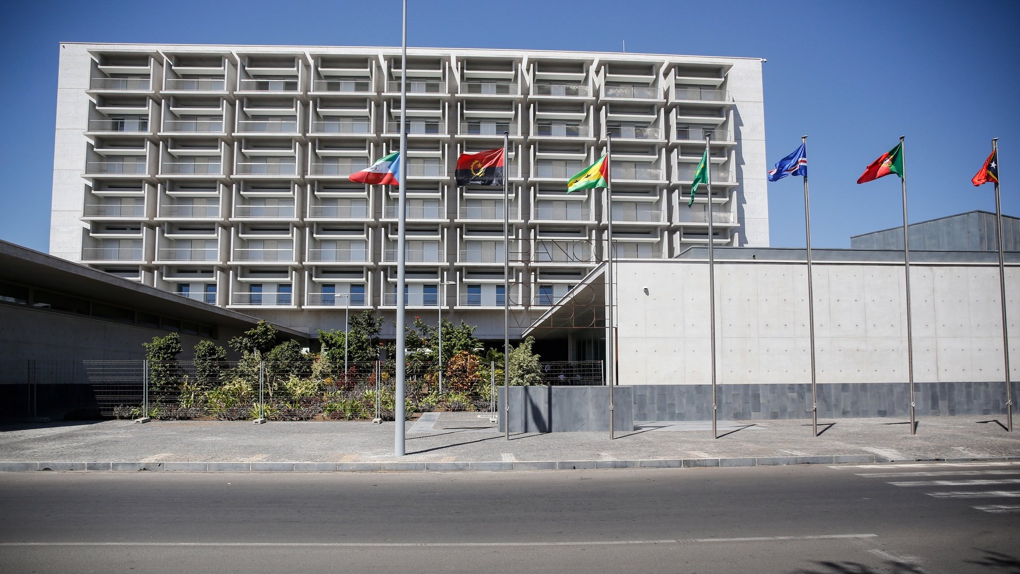 Sede do Banco de Cabo Verde (BCV) desenhada pelo arquiteto Siza Vieira e considerado o mais moderno edifício do país, Cidade da Praia, Cabo Verde, 11 de fevereiro de 2021.  FERNANDO DE PINA/LUSA