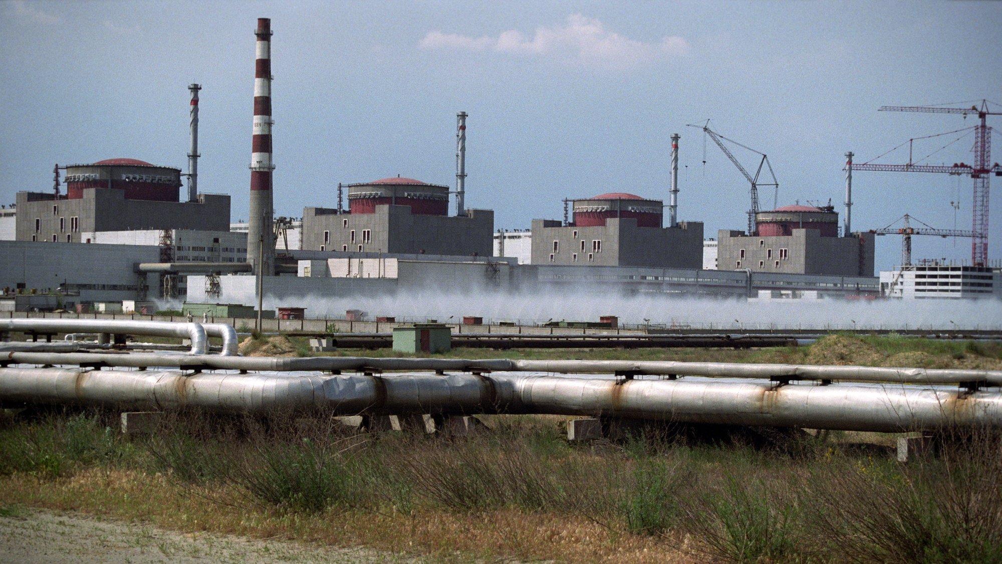 Uma vista da central nuclear de Zaporíjia