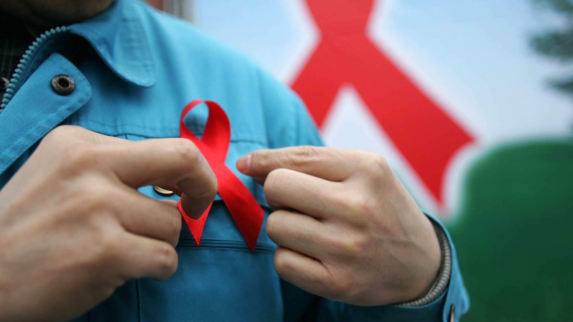 Em 2018 foram diagnosticados 973 novos casos de infeção por VIH em Portugal. Nos Açores, existiam, 383 casos de infeção por VIH no mesmo ano