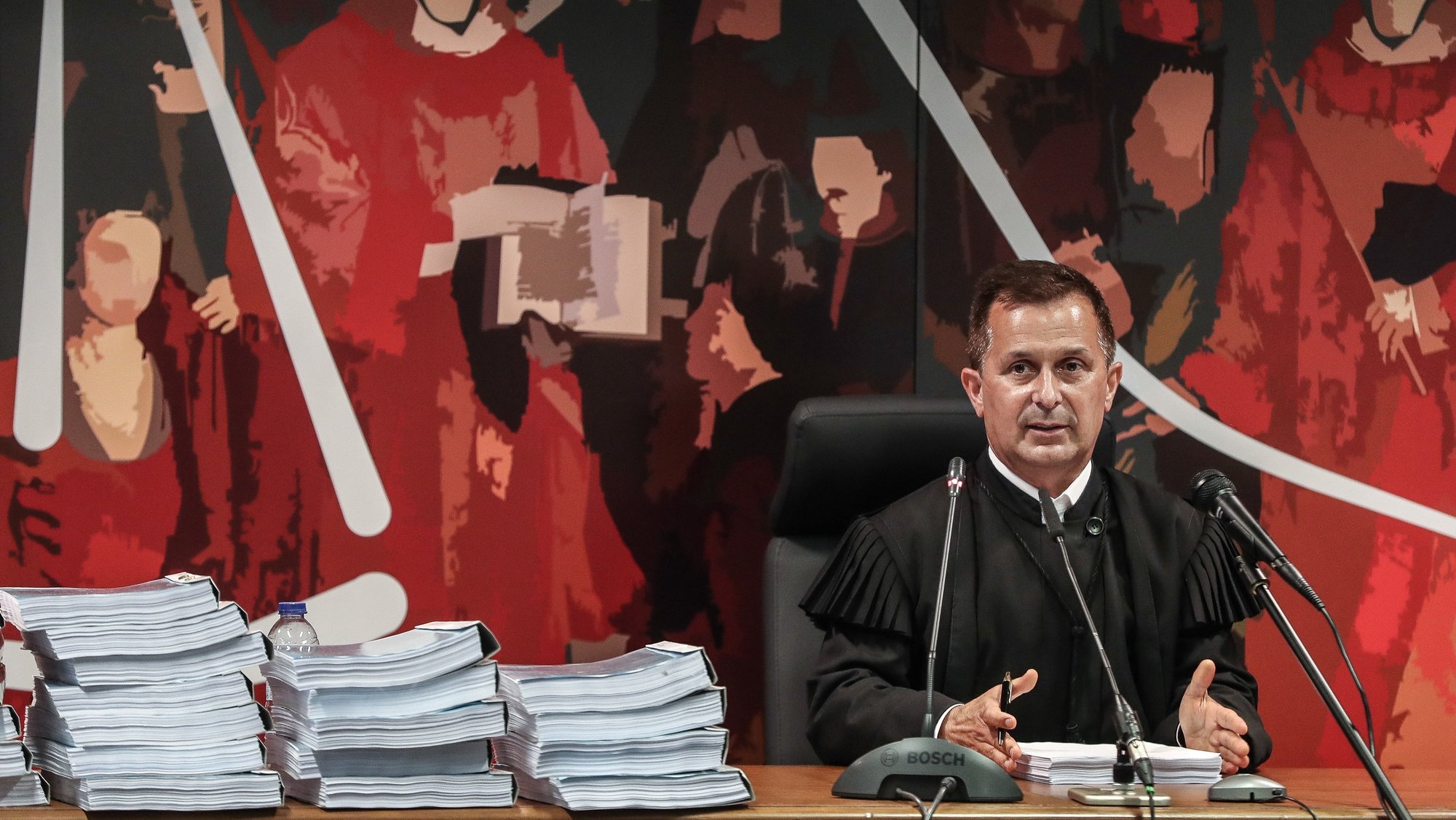 The juge Ivo Rosa reads the instructional decision of the high-profile corruption case known as Operation Marques, at the Justice Campus in Lisbon, Portugal, 09 April 2021. Operation Marques has 28 defendants - 19 people and 9 companies - including former Prime Minister Jose Socrates, banker Ricardo Salgado, businessman and friend of Socrates Carlos Santos Silva, and senior executives of Portugal Telecom, and is related to crimes of active and passive corruption, money laundering, document forgery, and tax fraud.  MARIO CRUZ/POOL/LUSA