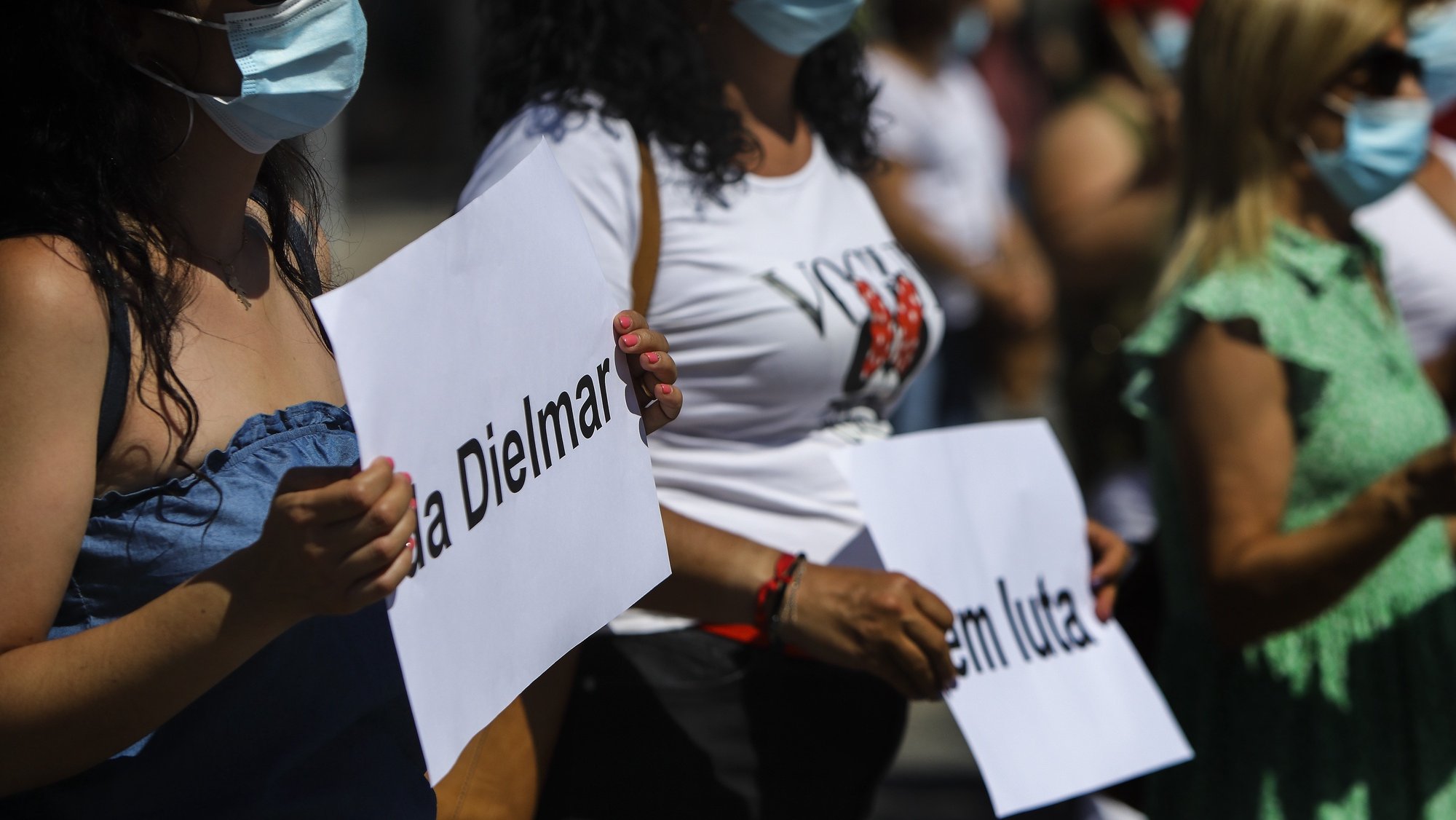Concentração de trabalhadores da Dielmar em frente à Câmara Municipal de Castelo Branco