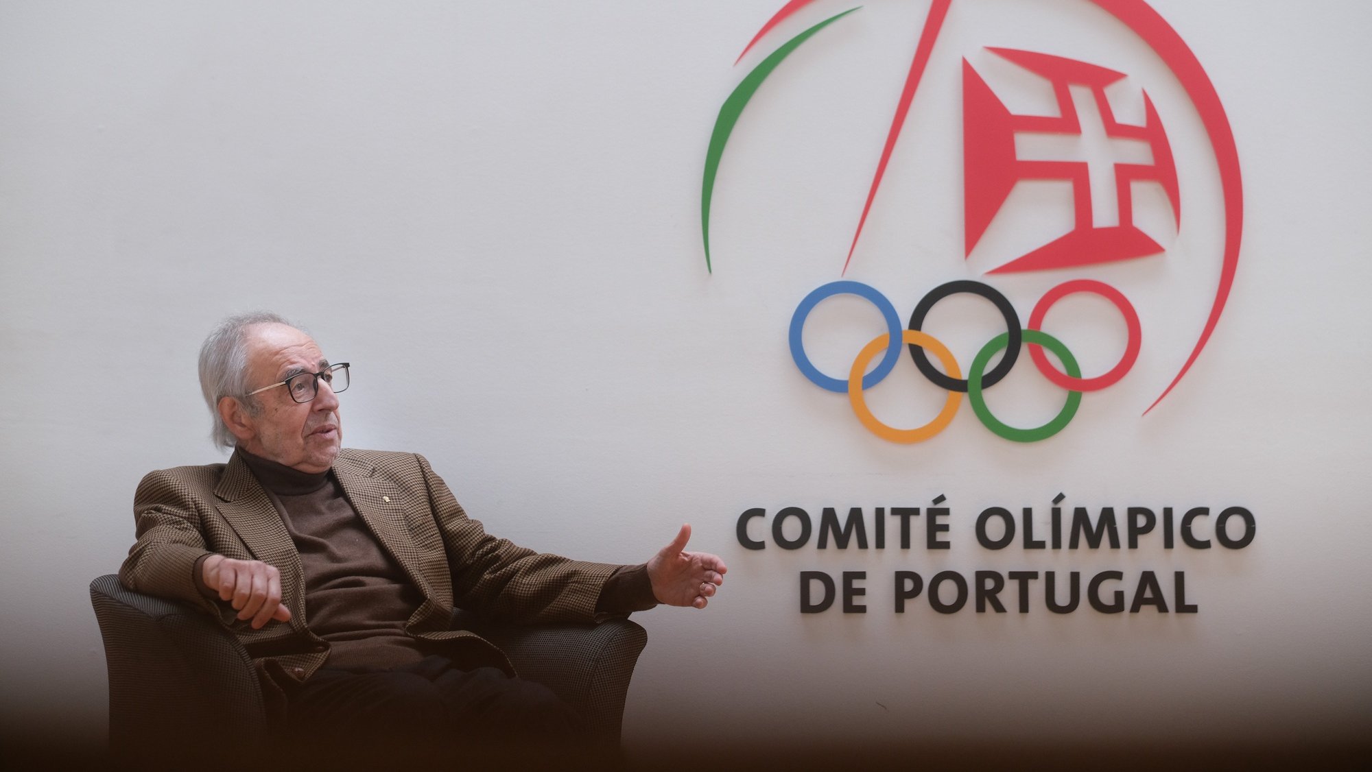 O presidente do Comité Olímpico de Portugal (COP), José Manuel Constantino, fala durante uma entrevista à agência Lusa na sede do COP, em Lisboa, 20 de dezembro de 2021. (ACOMPANHA TEXTO DA LUSA DO DIA 25 DE DEZEMBRO DE 2021). MÁRIO CRUZ/LUSA