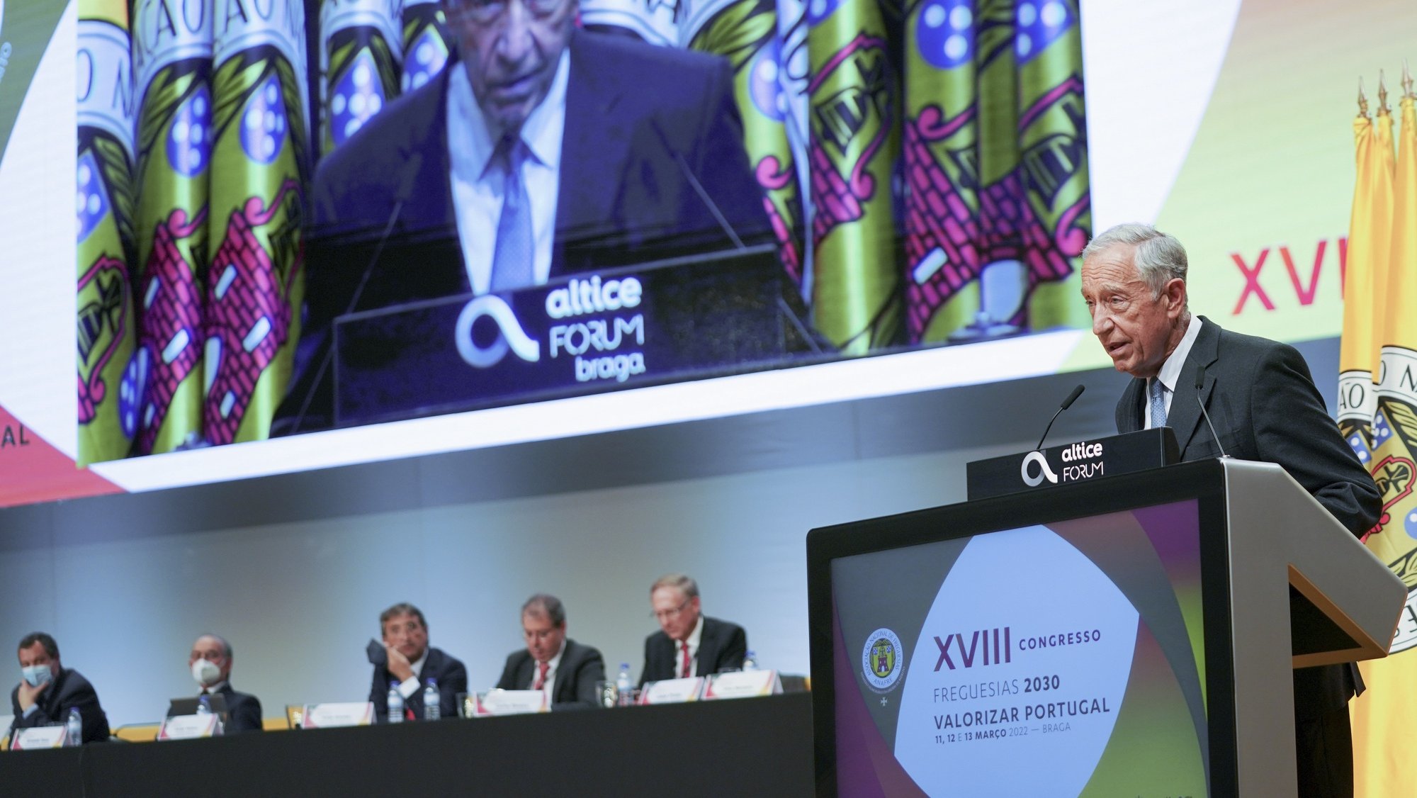 O Presidente da República, Marcelo Rebelo de Sousa, discursa durante a sessão solene de abertura do XVIII Congresso da Associação Nacional de Freguesias (Anafre) a decorrer em Braga, 11 de março de 2022. HUGO DELGADO/LUSA