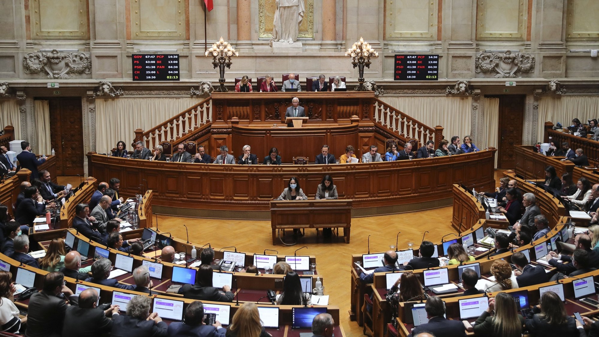 O primeiro-ministro, António Costa, durante debate sobre Orçamento do Estado de 2022, na Assembleia da República, em Lisboa, 28 de abril de 2022. MANUEL DE ALMEIDA/LUSA