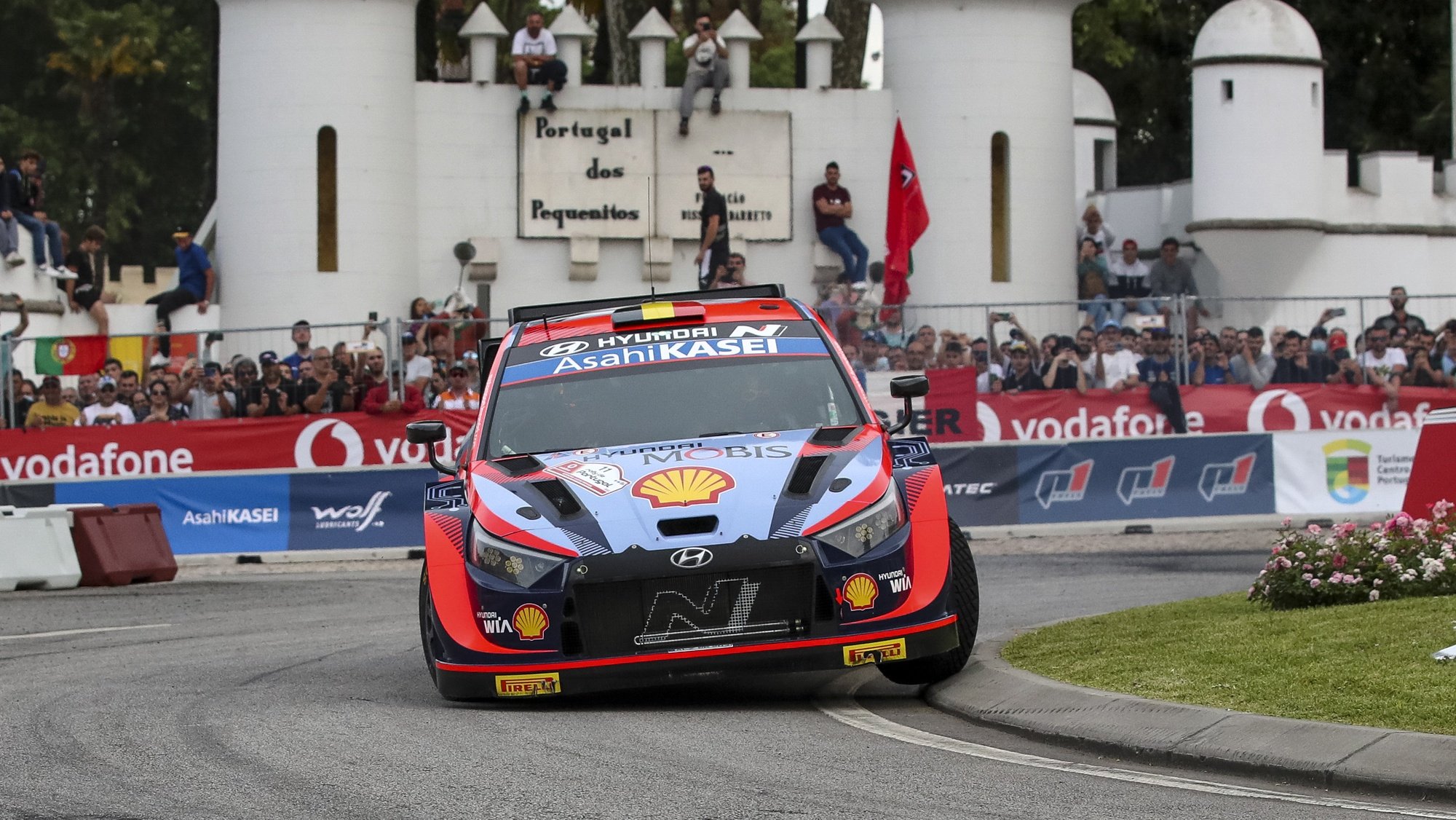 Thierry Neuville of Belgium drives his Hyundai i20 N Rally 1 during the SS1 of the Rally Portugal 2022 as part of the World Rally Championship (WRC), in Coimbra, Portugal, 19 May 2022. PAULO NOVAIS/LUSA