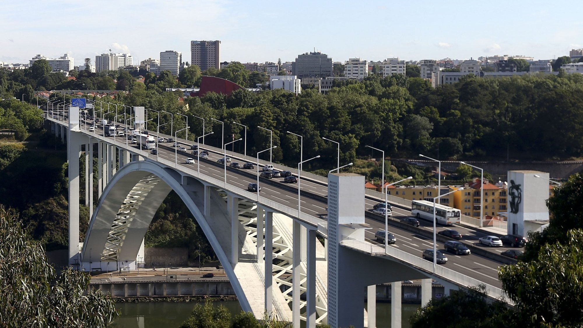 Ponte da Arrábida completa 50 anos