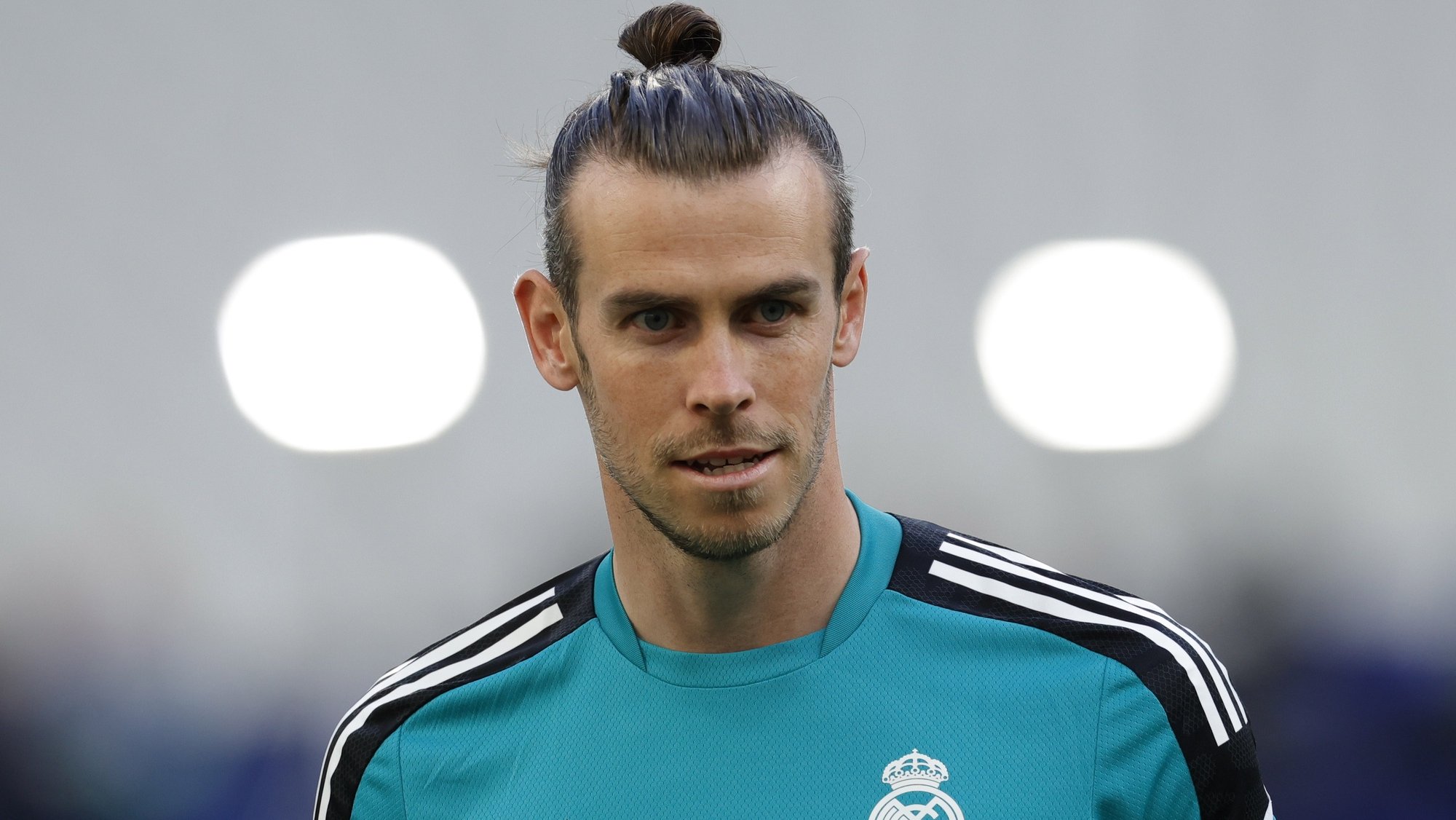 epa09980864 Gareth Bale of Real Madrid attends the team&#039;s training session at Stade de France in Saint-Denis, near Paris, France, 27 May 2022. Real Madrid will face Liverpool FC in their UEFA Champions League final on 28 May 2022.  EPA/YOAN VALAT