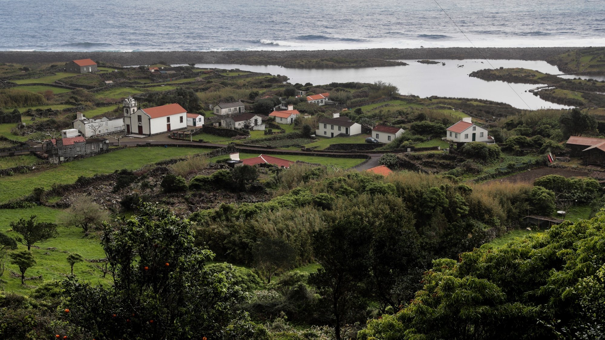 Vista geral da Fajã de Cubres, ilha de São Jorge, Açores, Portugal. TIAGO PETINGA/LUSA
