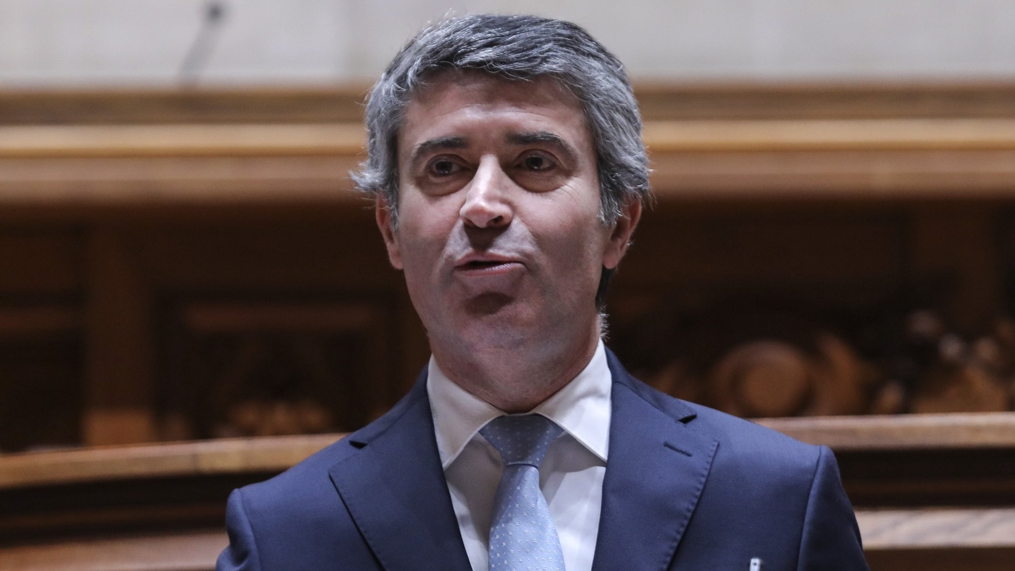 O ministro da Administração Interna, José Luís Carneiro ouvido na comissão de Orçamento e Finanças, esta manhã na Assembleia da República em Lisboa, 6 de maio de 2022. MIGUEL A. LOPES/LUSA
