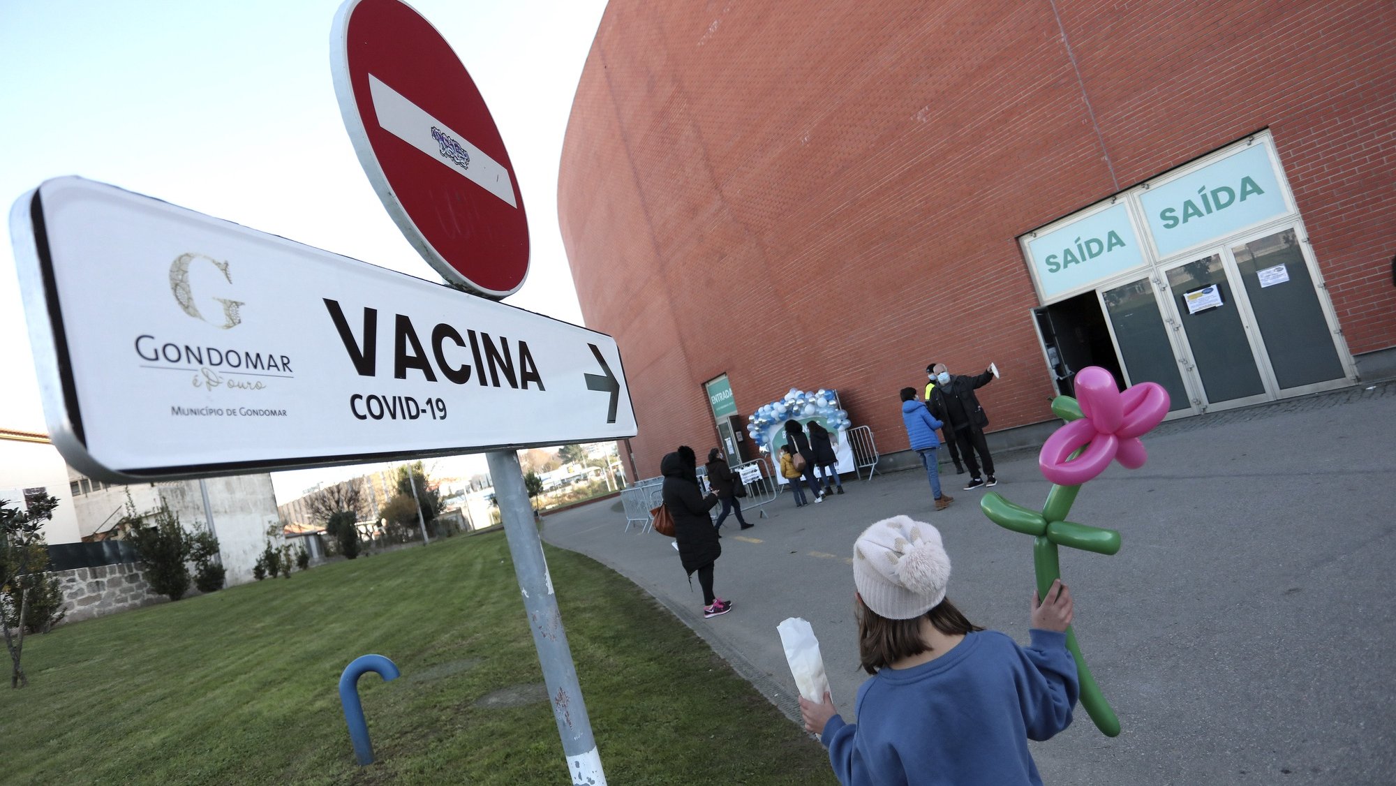 Inicio do processo de vacinação de crianças, no centro de vacinação no Pavilhão Multiusos de Gondomar