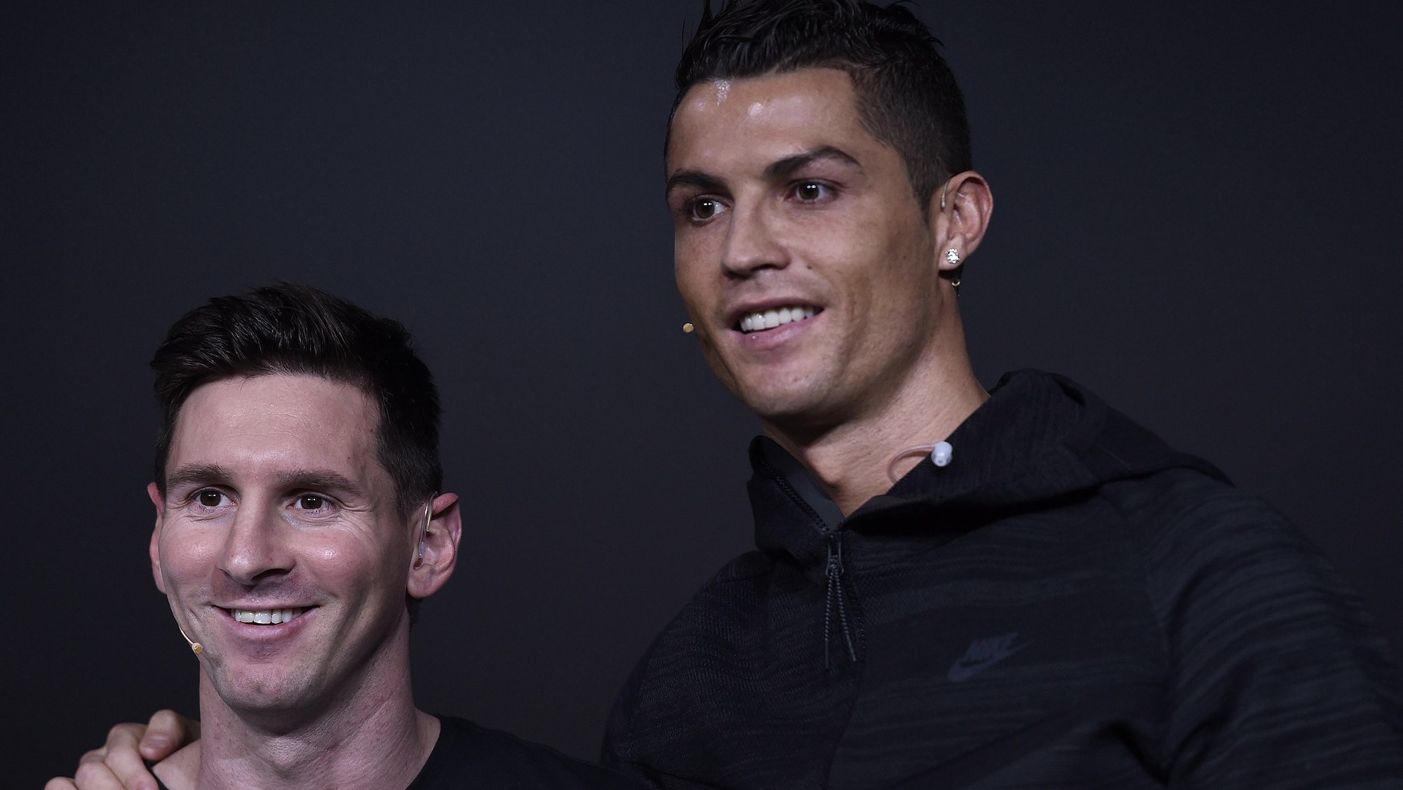 epa08890531 (FILE) Argentina&#039;s Lionel Messi (L) and Portugal&#039;s Cristiano Ronaldo, two of the nominees for the FIFA Ballon d&#039;Or 2015 award, attend a press conference prior to the FIFA Ballon d&#039;Or awarding ceremony at the Kongresshaus in Zurich, Switzerland, 11 January 2016 (re-issued on 17 December 2020). Polish striker Robert Lewandowski has been named The Best FIFA Men&#039;s Player during the virtual Best FIFA Football Awards 2020 on 17 December 2020, ahead of Argentina&#039;s Lionel Messi and Portugal&#039;s Cristiano Ronaldo.  EPA/VALERIANO DI DOMENICO *** Local Caption *** 52517239