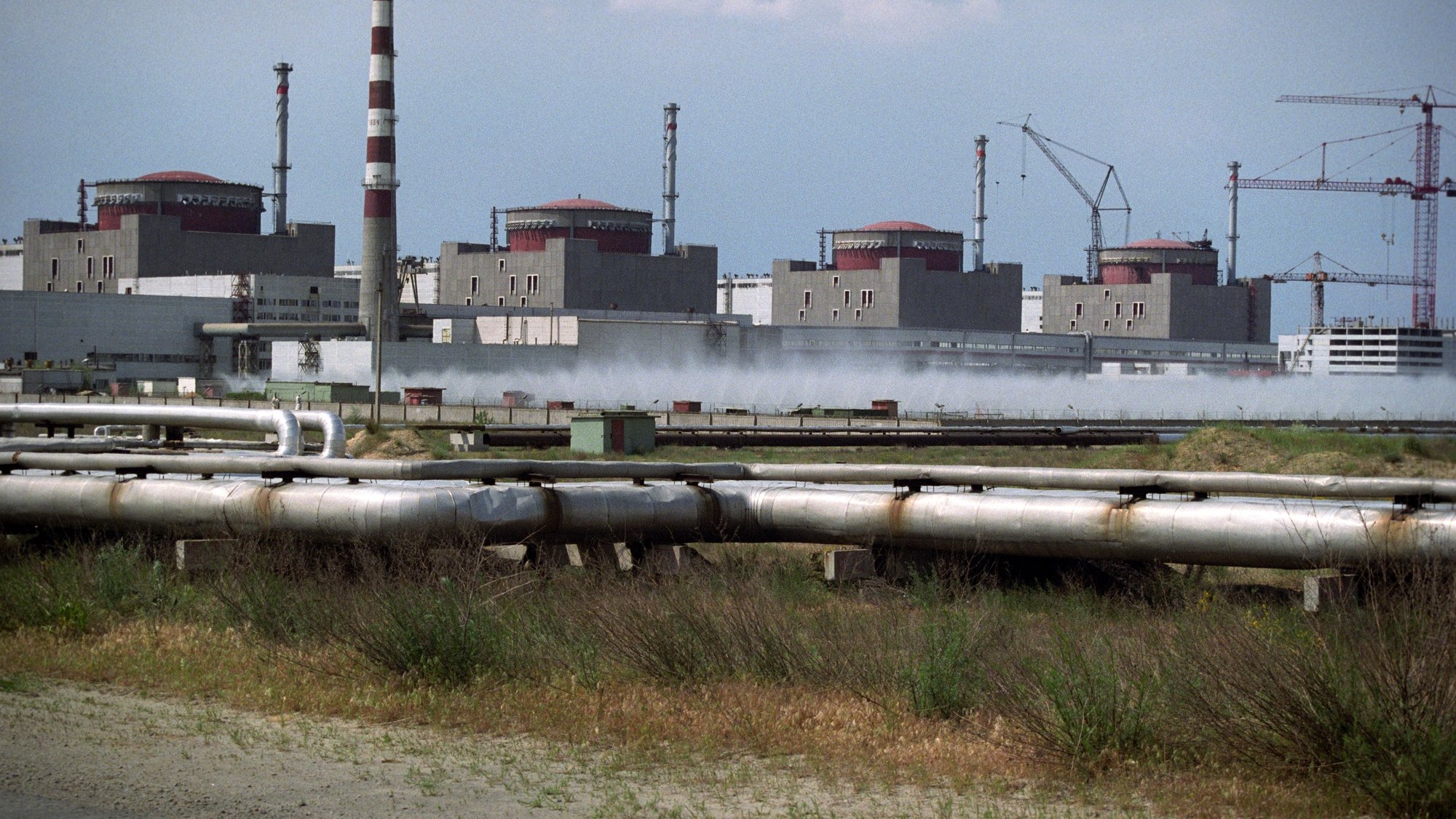 Uma vista da central nuclear de Zaporíjia