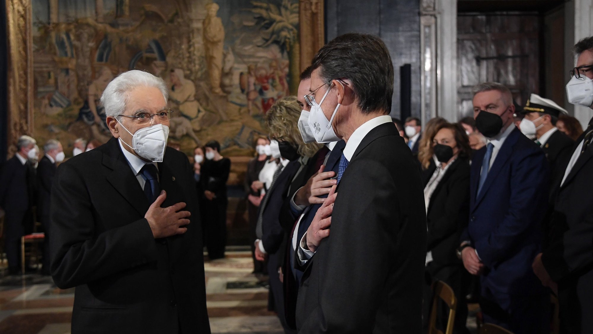 O Presidente italiano reeleito Sergio Mattarella durante a sua cerimónia de tomada de posse em Roma, Itália. Em 3 de fevereiro de 2022