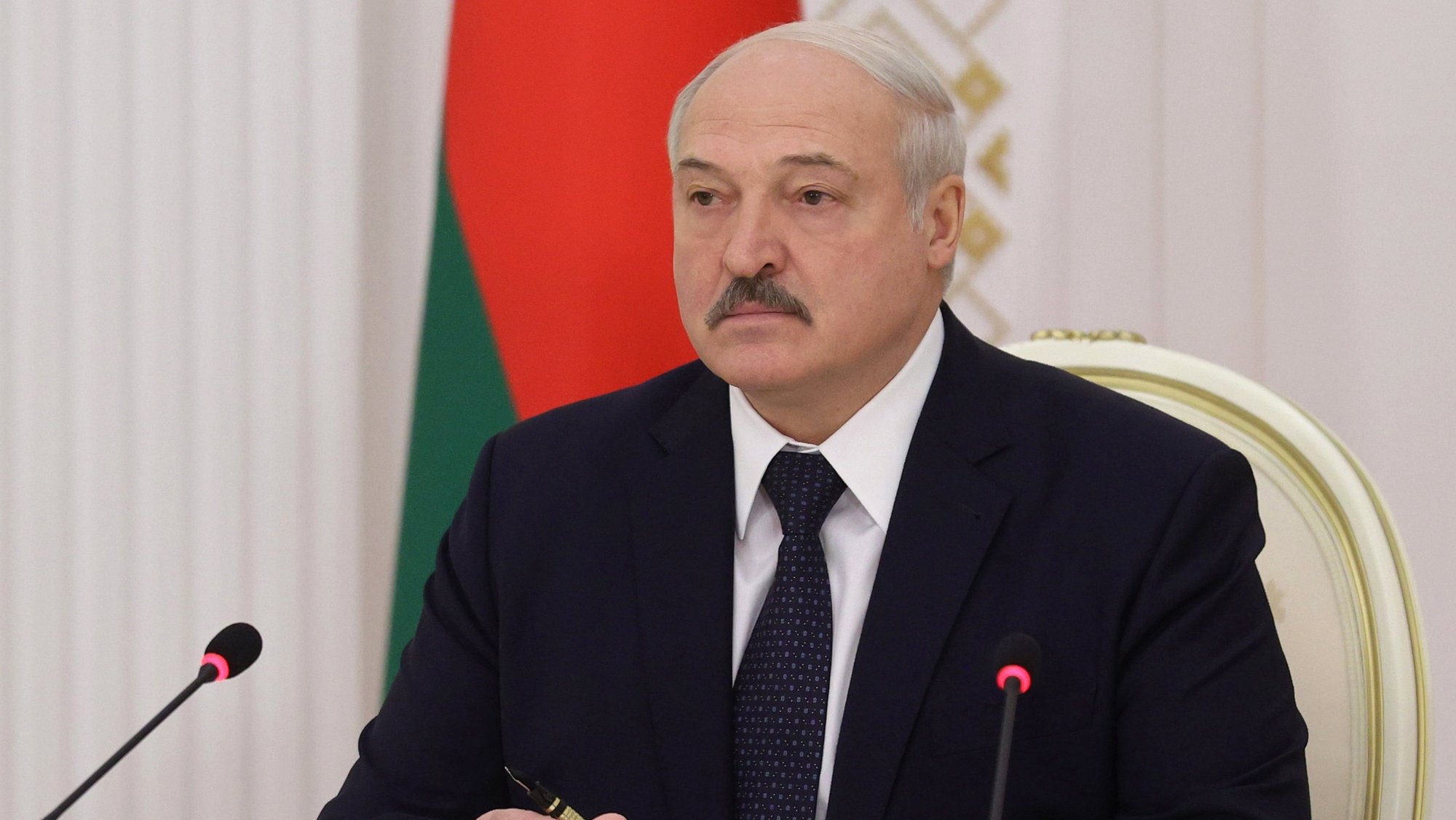 epa08762831 Belarus President Alexander Lukashenko meets with high-ranking officials in Minsk, Belarus, 21 October 2020.  EPA/NIKOLAI PETROV / BELTA POOL MANDATORY CREDIT