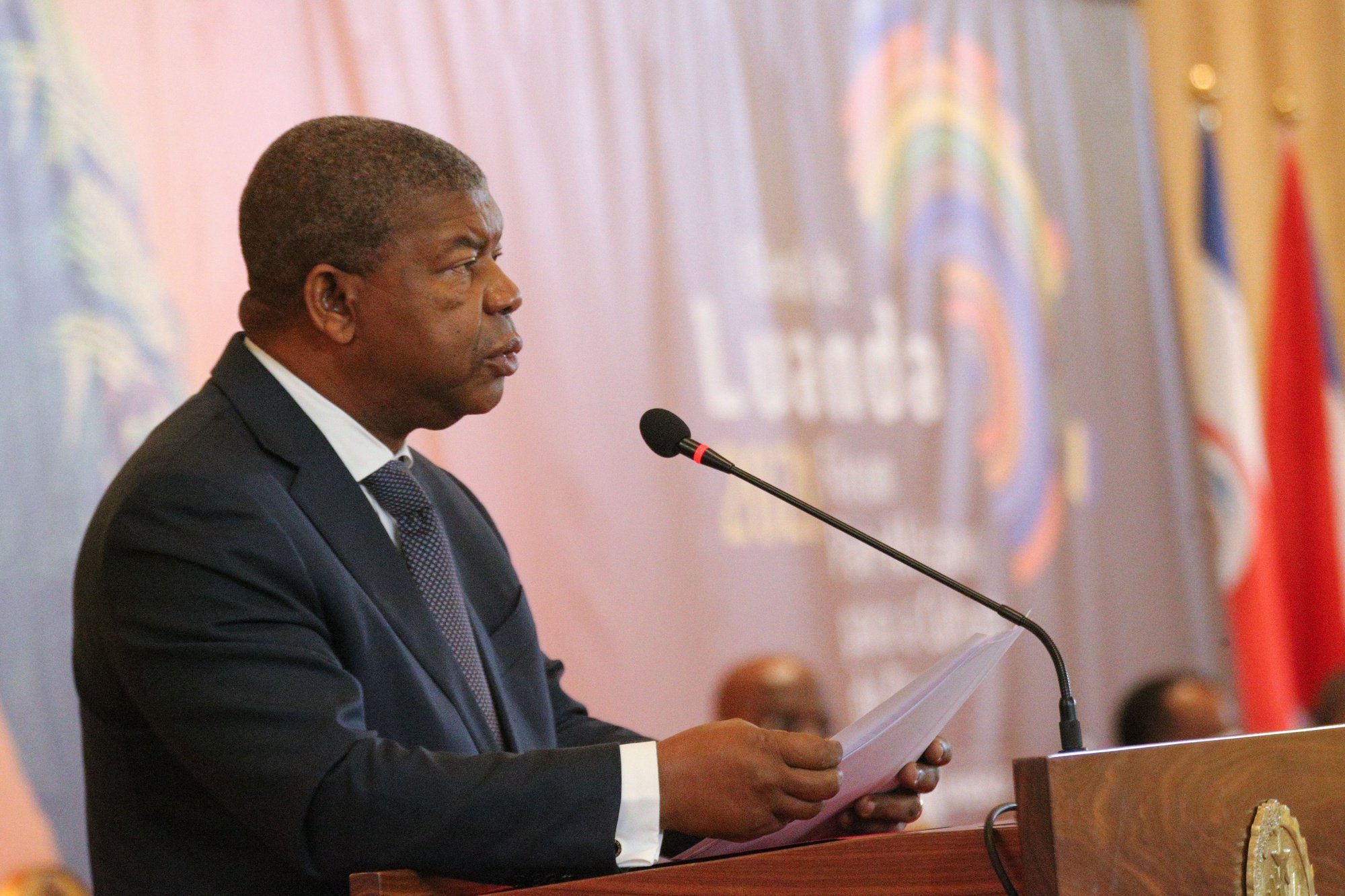 João Lourenço, Presidente da República de Angola discursa durante o início da 2.ª edição da Bienal de Luanda - “Fórum Pan-Africano para a Cultura de Paz” na sua visita a Angola, Luanda, 27 novembro 2021.  AMPE ROGÉRIO / LUSA