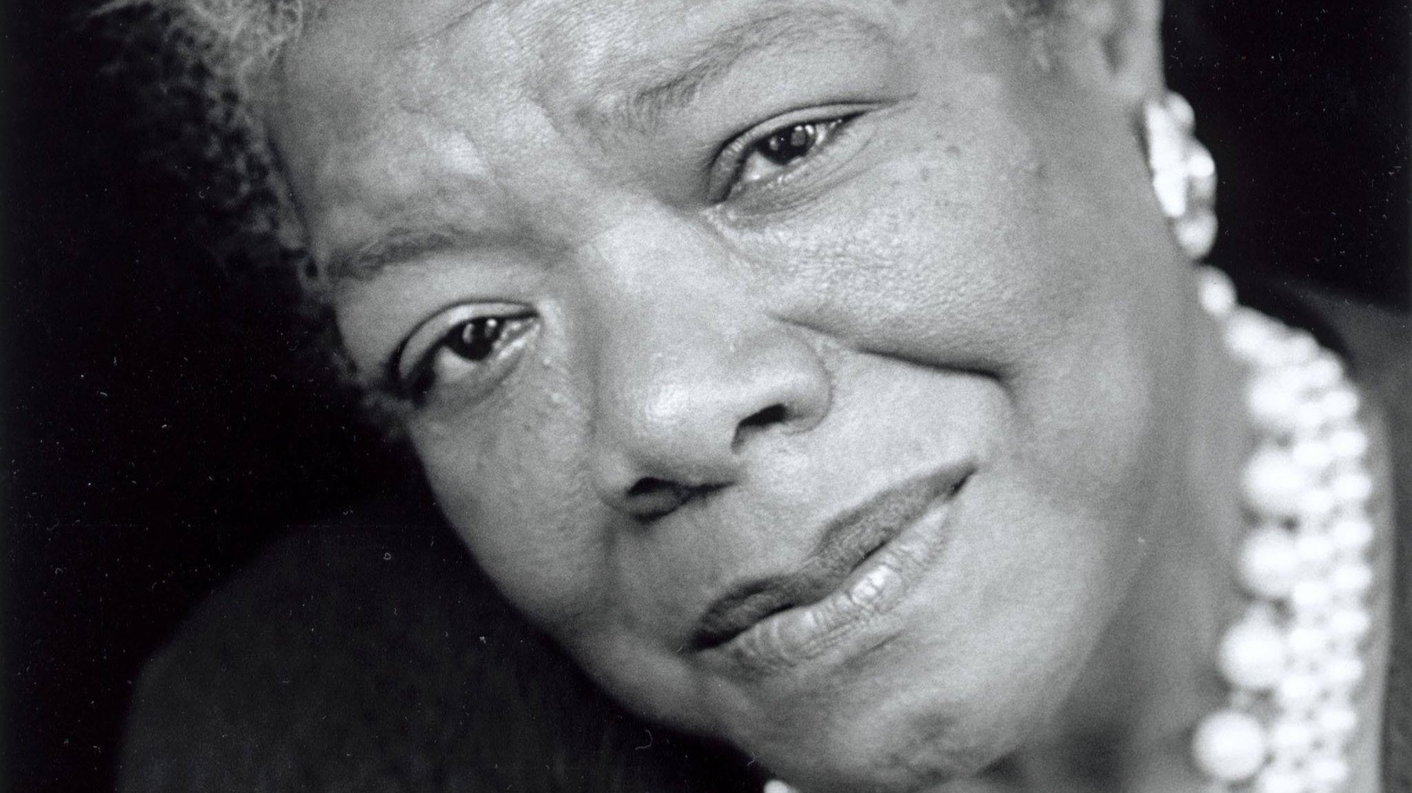 A escritora e poetisa afro-americana Maya Angelou