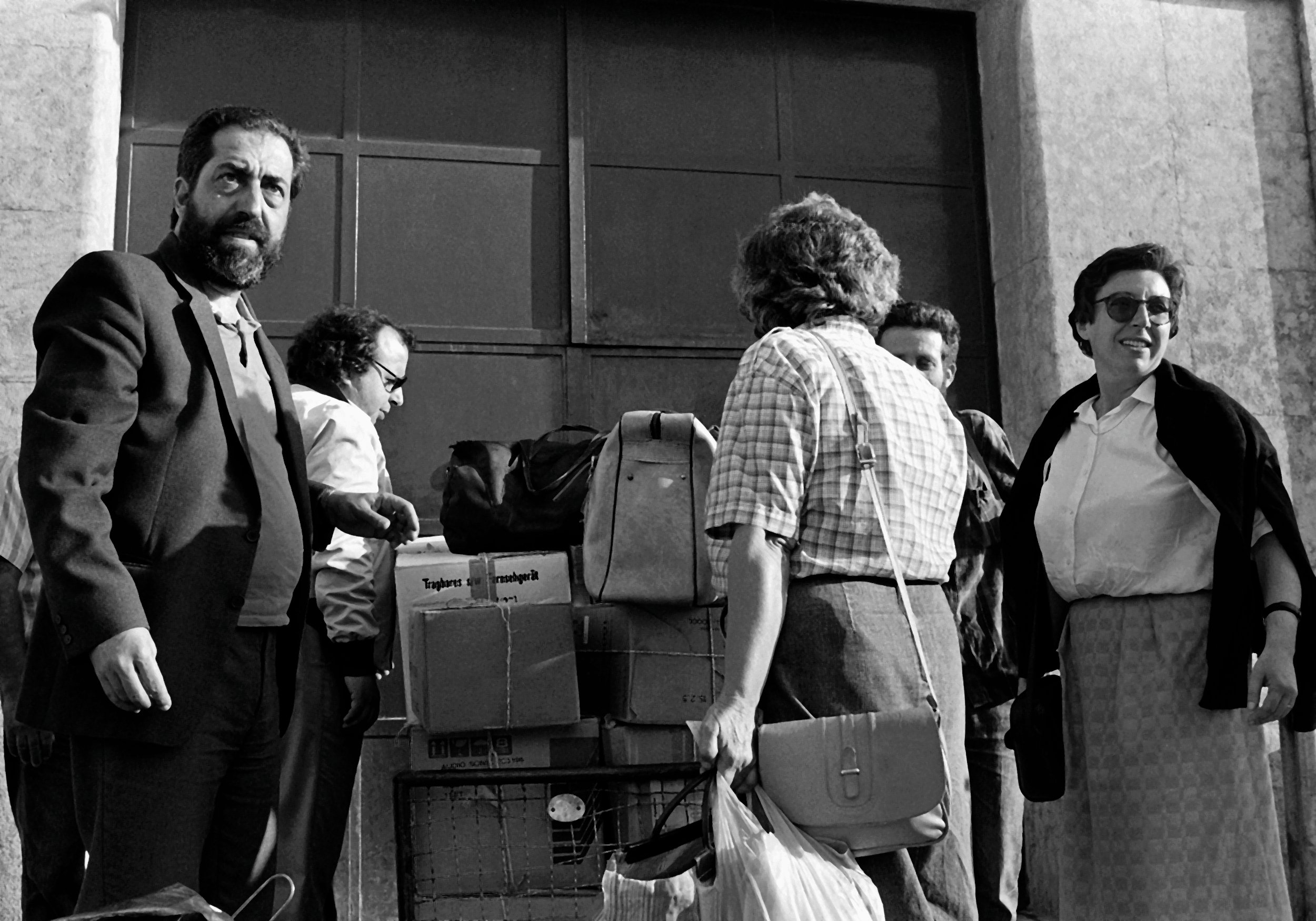 FP-25: Pedro Goulart, à esquerda depois de sair da cadeia a 18 de maio de 1989. LUIS VASCONCELOS/LUSA