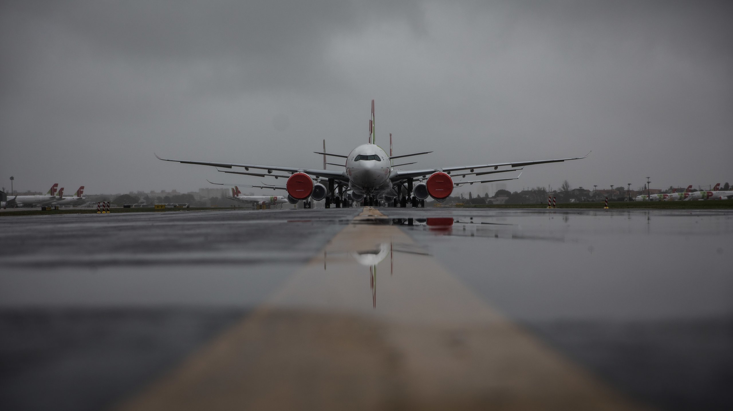 O Governo angolano anunciou em 11 de março o levantamento da suspensão de voos diretos para Portugal, Brasil e África do Sul