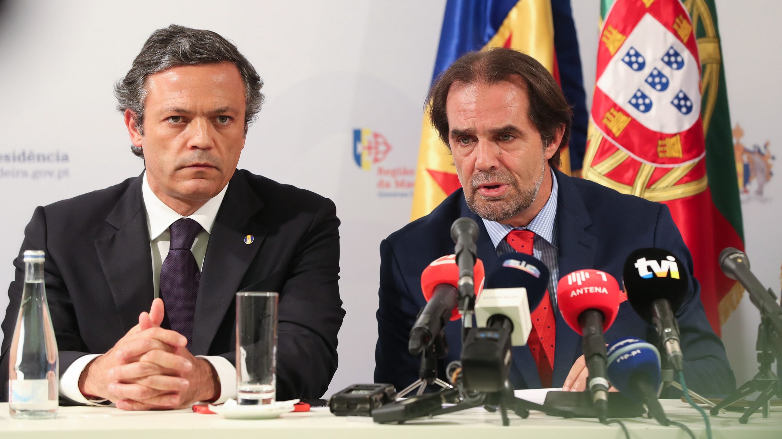 Pedro Calvado, vice-presidente do Governo Regional da Madeira, (à esquerda), critica decisão da Comissão Europeia sobre a Zona Franca da Madeira