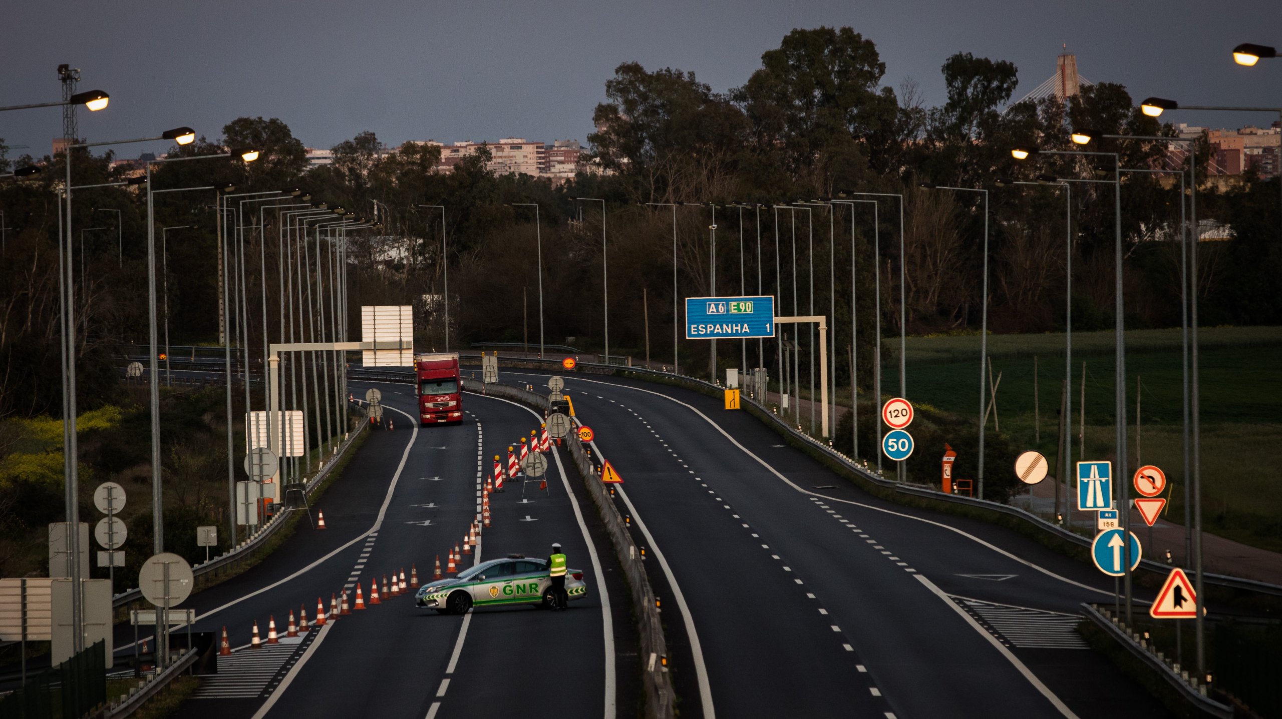 As fronteiras terrestres entre Portugal e Espanha estão reabertas sem restrições desde 1 de maio