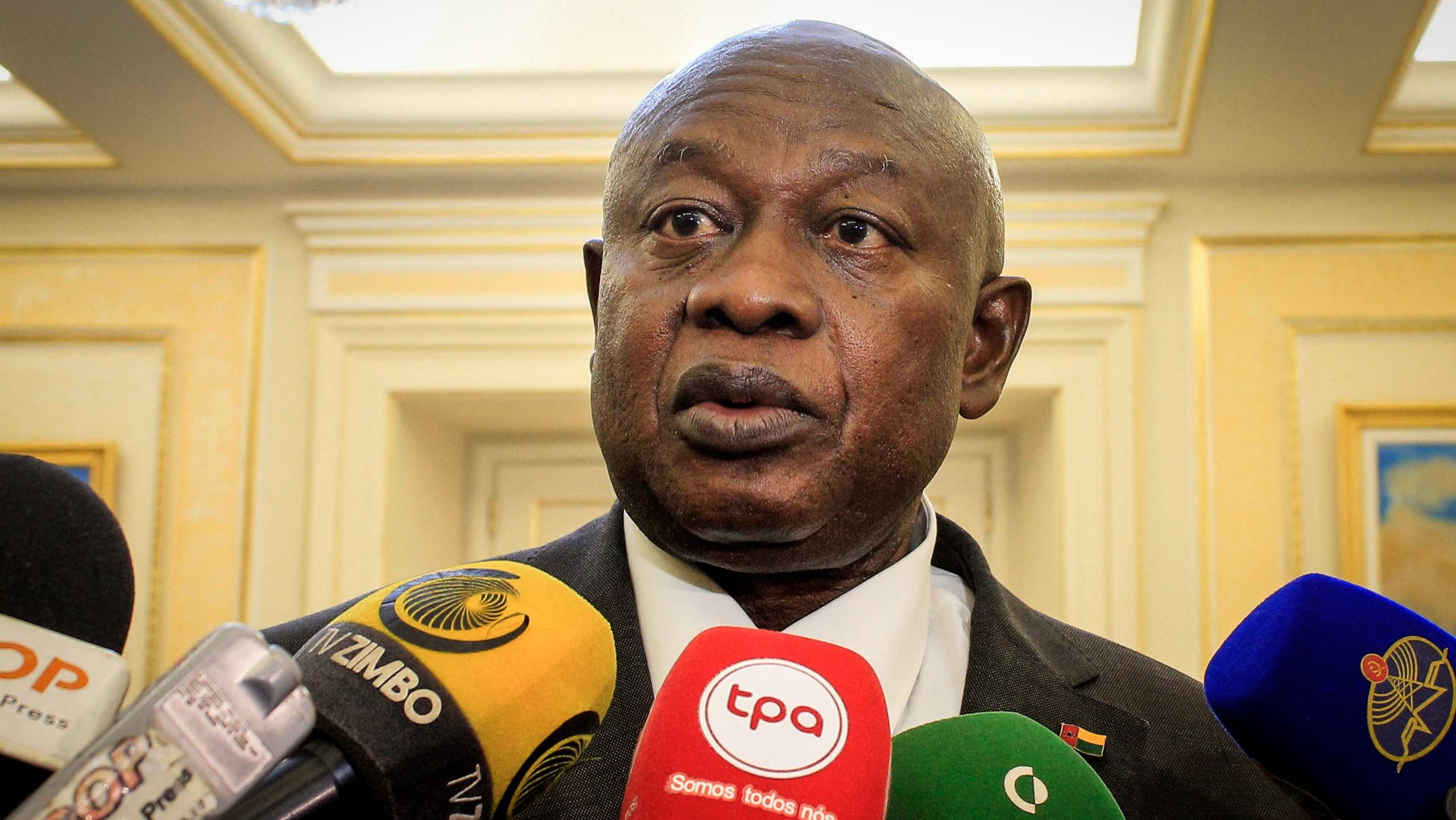Presidente do parlamento guineense anuncia em Luanda candidatura às presidenciais de novembro